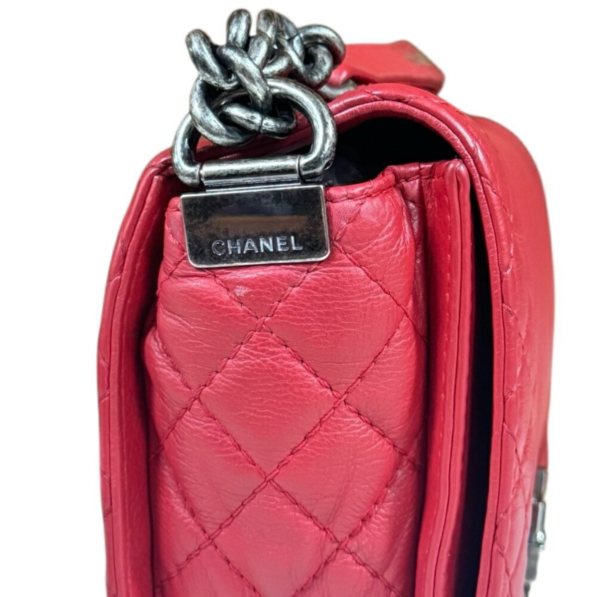 Chanel Boy Chanel Red Color Leather Shoulder Bag (Pre-Owned)