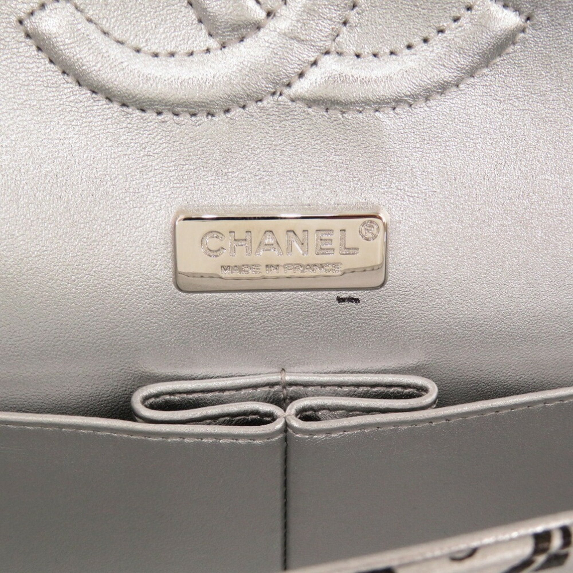 Chanel Black Silver Leather Shoulder Bag (Pre-Owned)