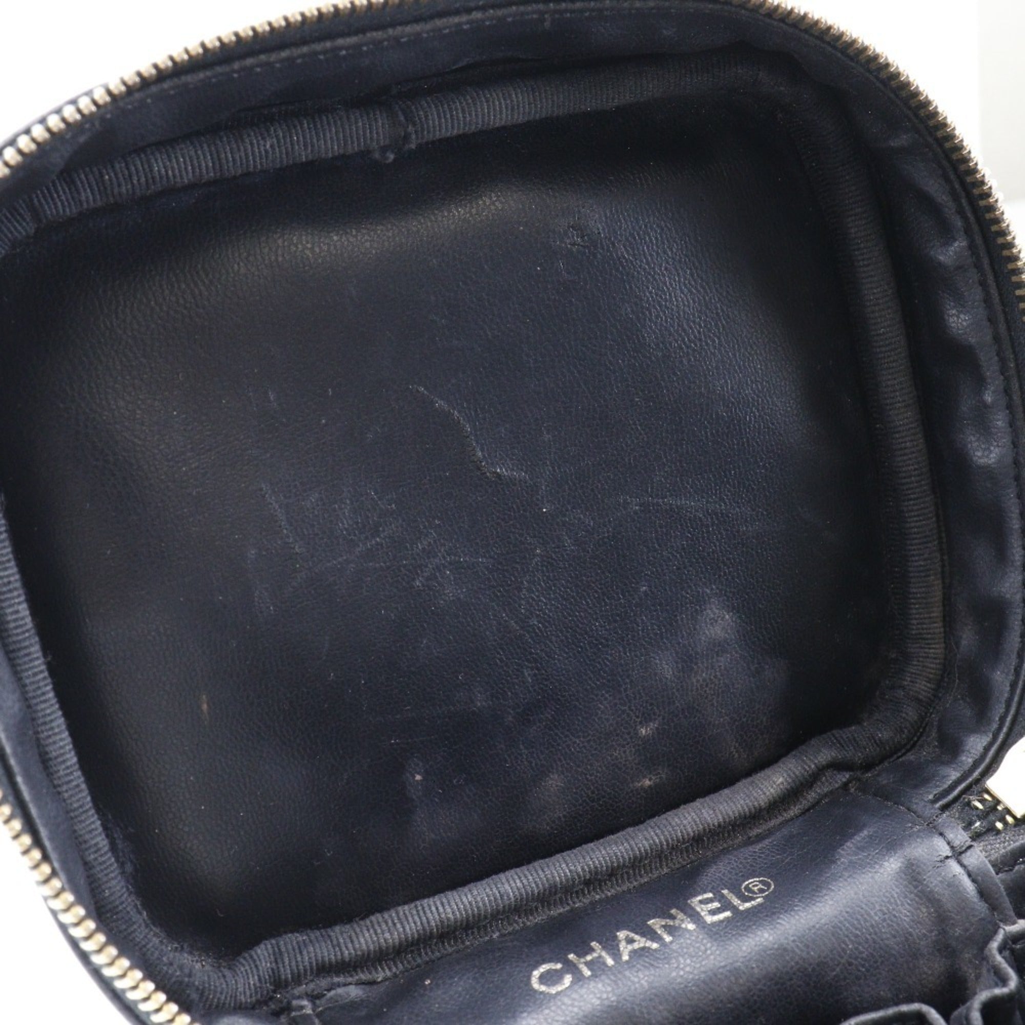 Chanel Caviar Skin Black Caviar Leather Handbag (Pre-Owned)