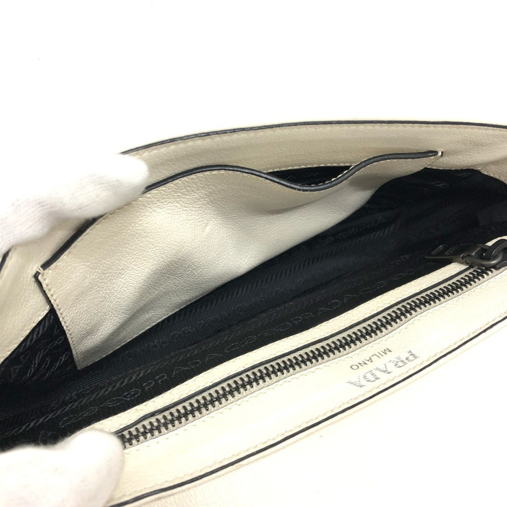 Prada White Leather Shoulder Bag (Pre-Owned)