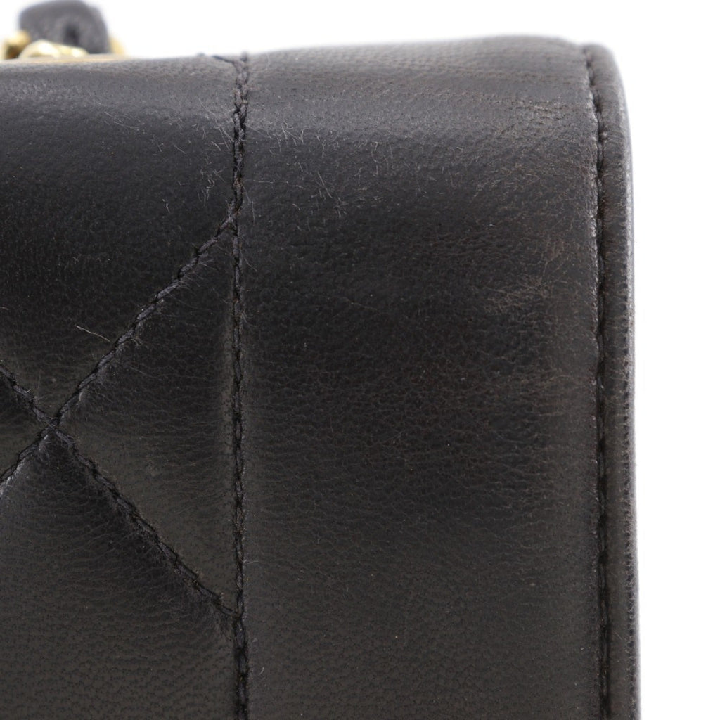 Chanel Black Leather Shoulder Bag (Pre-Owned)