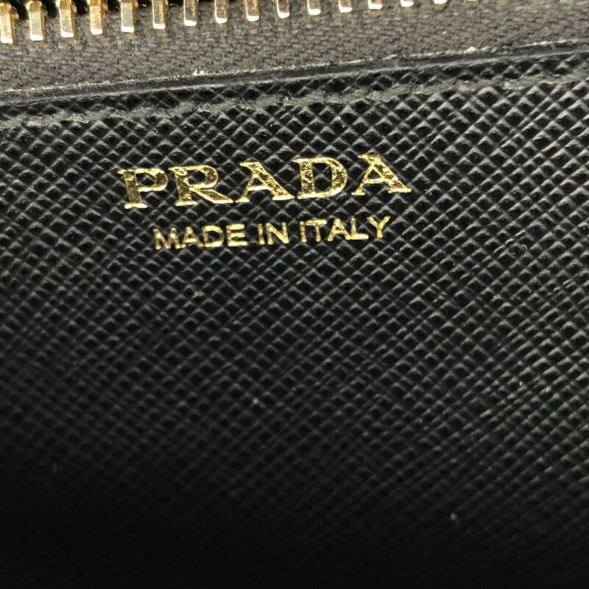 Prada Black Saffiano Long Wallet (Bi-Fold) (Pre-Owned)