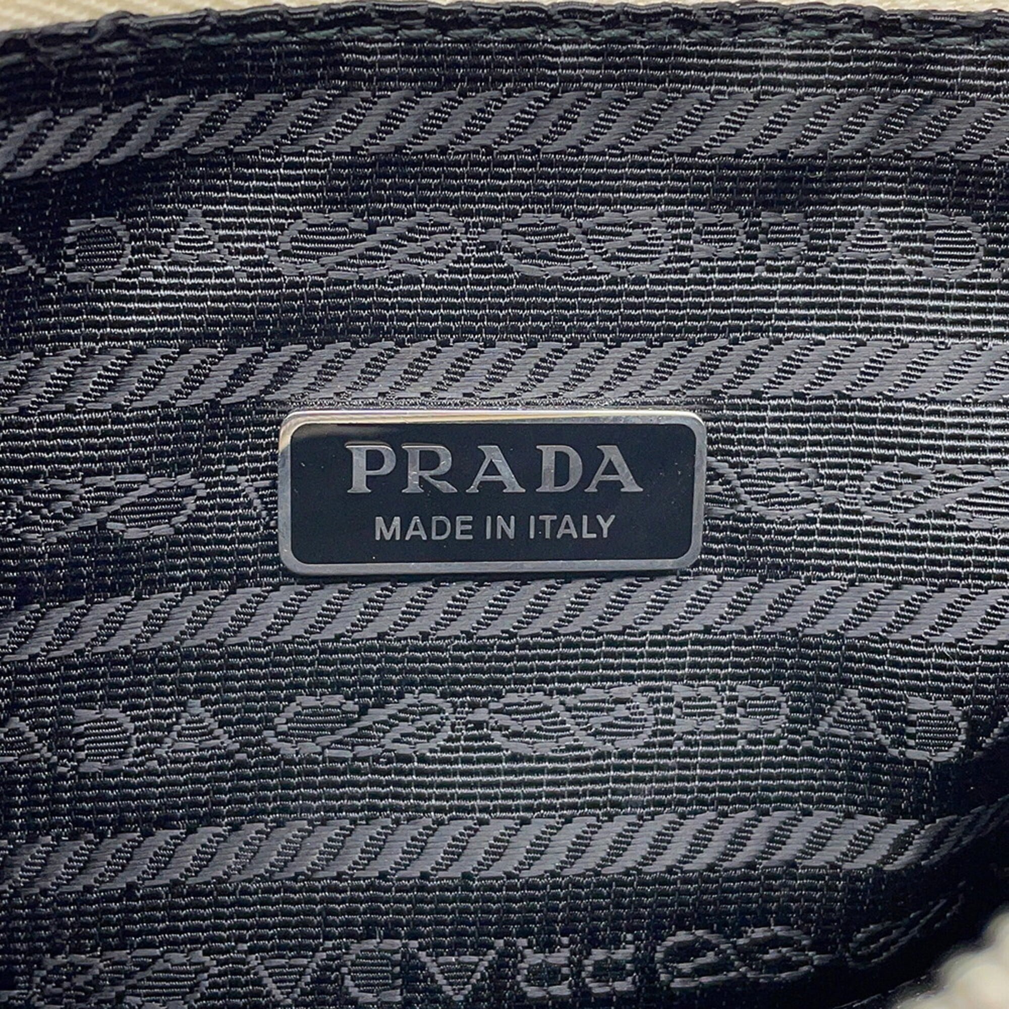 Prada White Leather Clutch Bag Handbag Pouch (Pre-Owned)