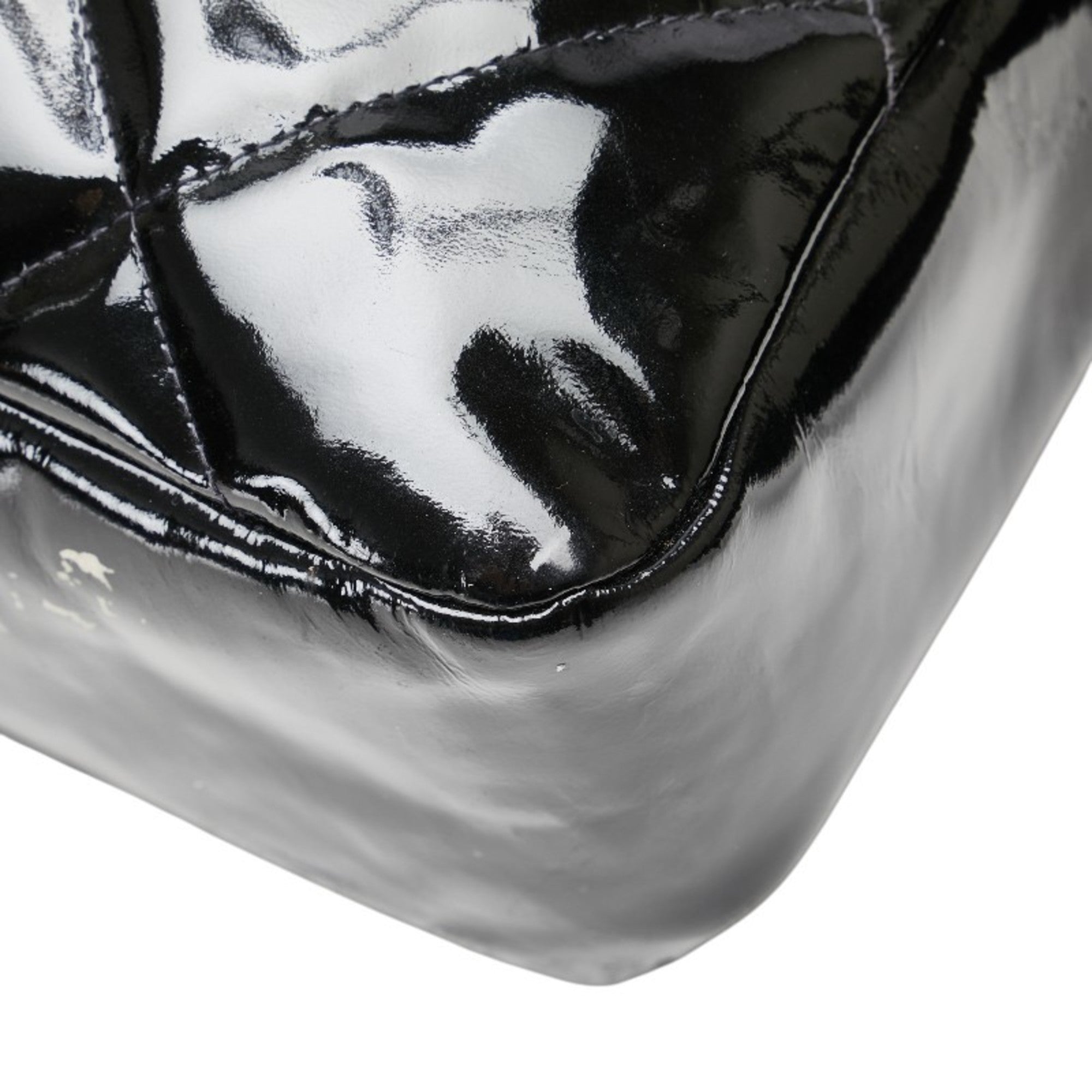 Chanel Black Patent Leather Shoulder Bag (Pre-Owned)