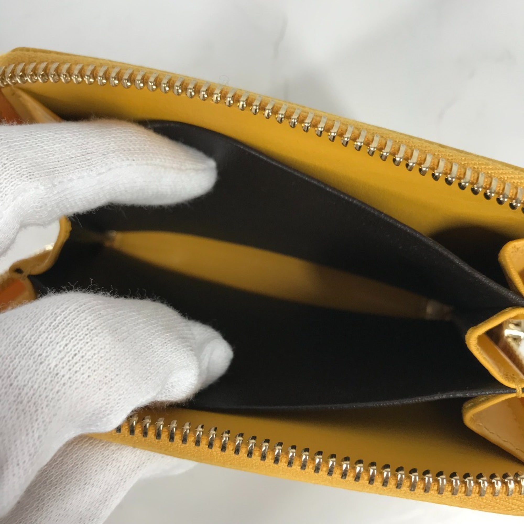 Gucci Yellow Patent Leather Coin Purse/Coin Case (Pre-Owned)