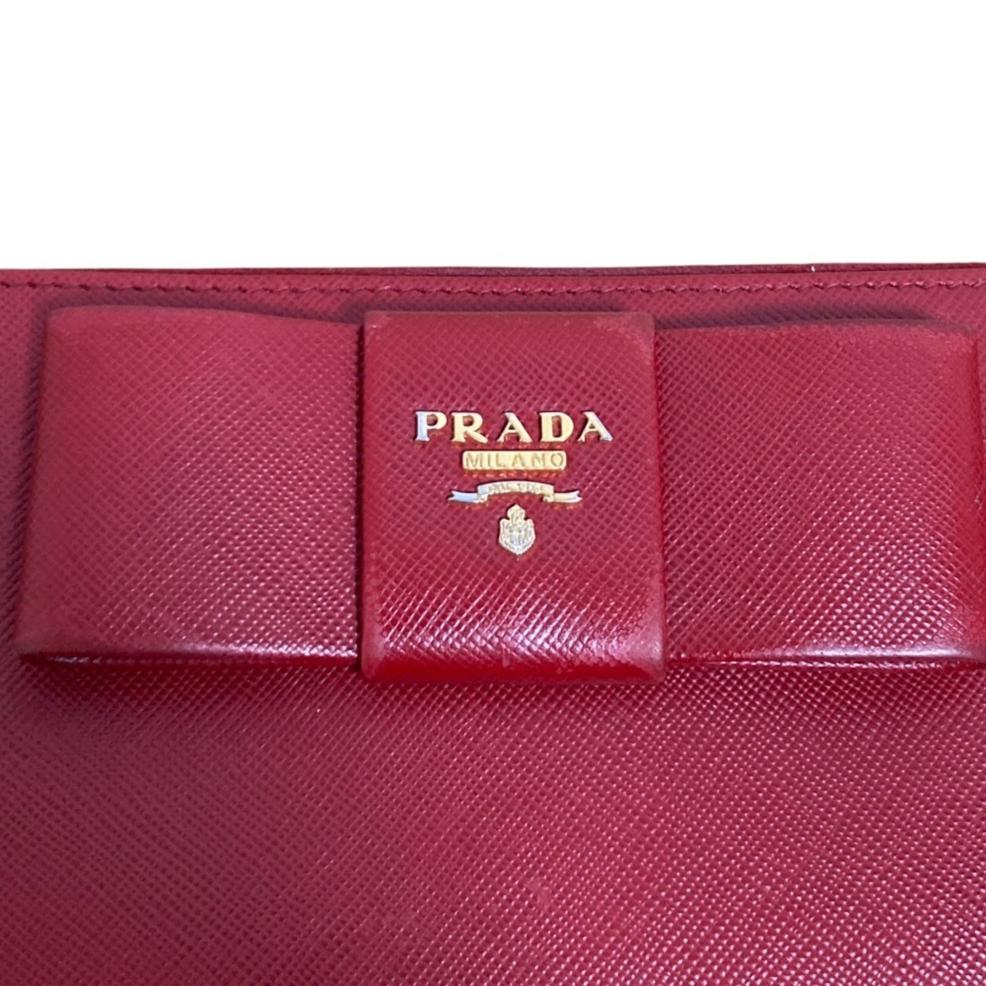Prada Red Color Leather Long Wallet (Bi-Fold) (Pre-Owned)