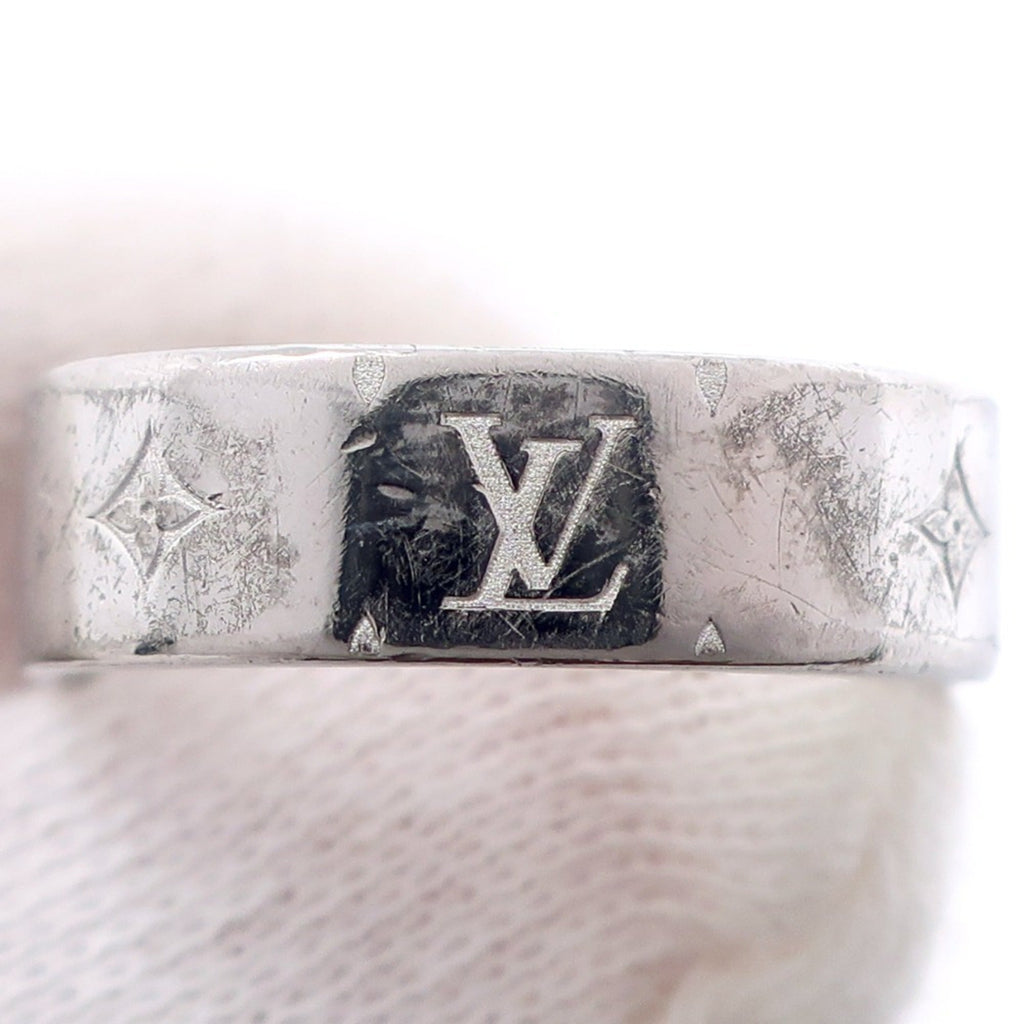 Louis Vuitton Silver Metal Band Ring (Pre-Owned)
