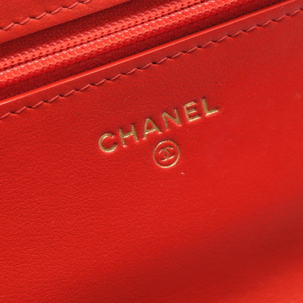 Chanel Red Color Fabric Shoulder Bag (Pre-Owned)