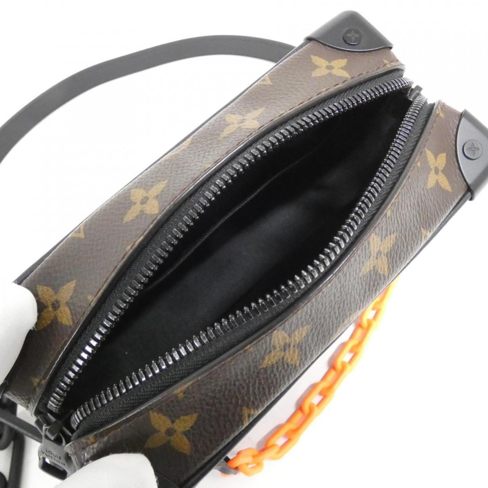 Louis Vuitton Marron Coated Canvas Shoulder Bag (Pre-Owned)