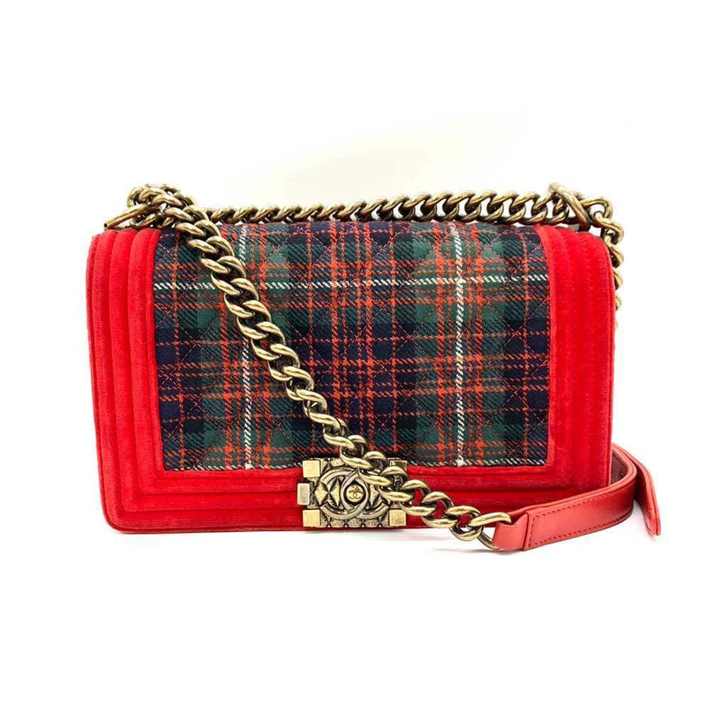 Chanel Green Red Color Canvas Shoulder Bag (Pre-Owned)