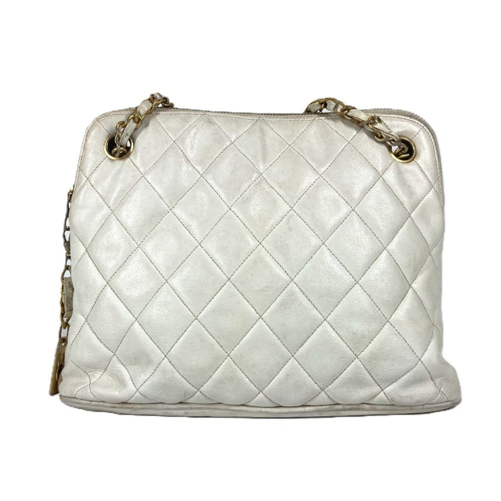 Chanel White Leather Shoulder Bag (Pre-Owned)