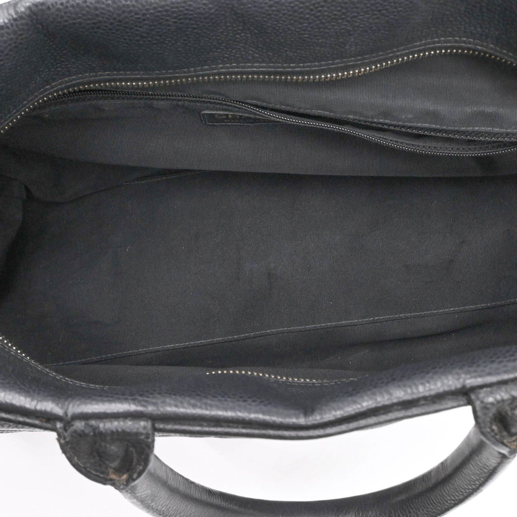 Chanel Black Grained Calfskin Handbag (Pre-Owned)