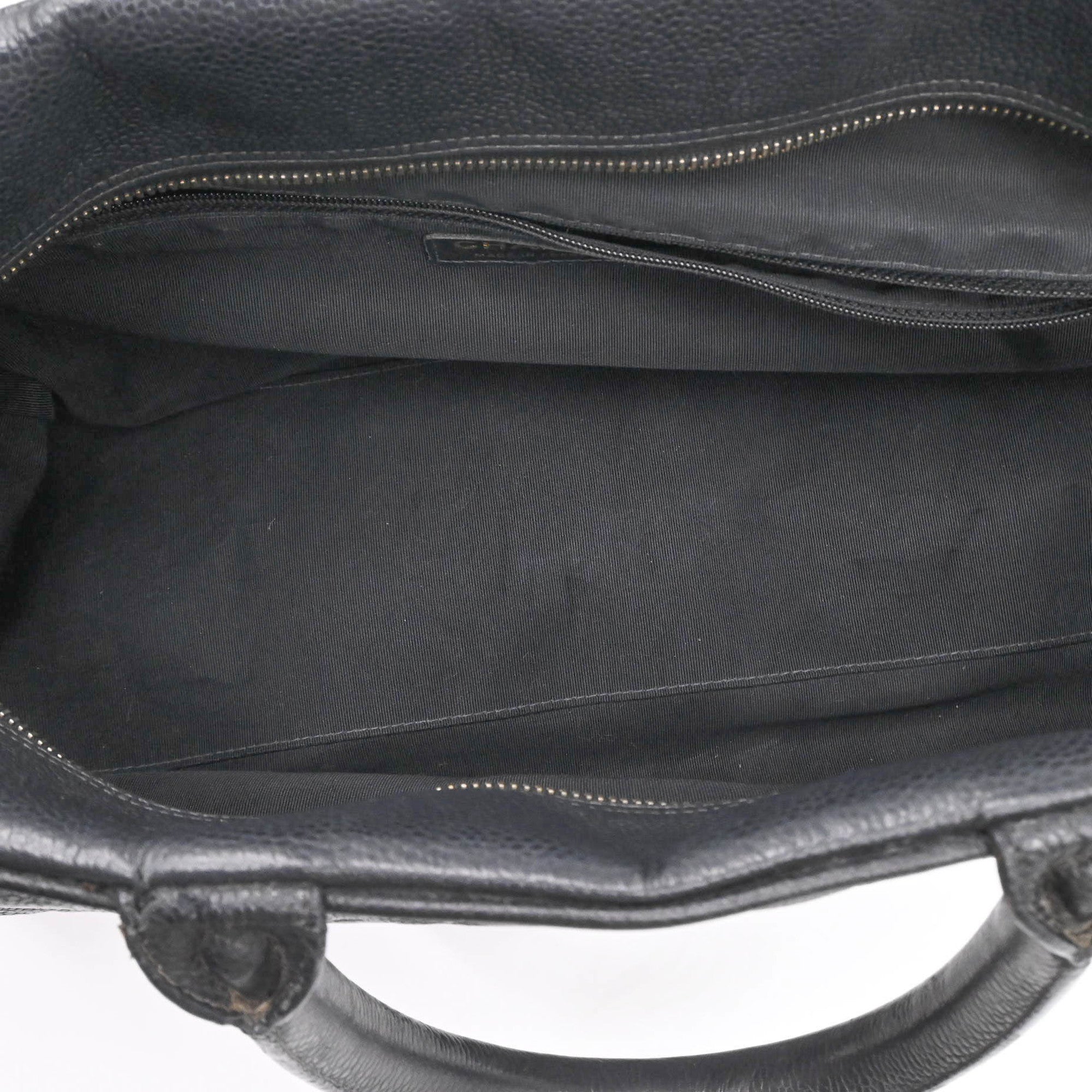 Chanel Black Grained Calfskin Handbag (Pre-Owned)