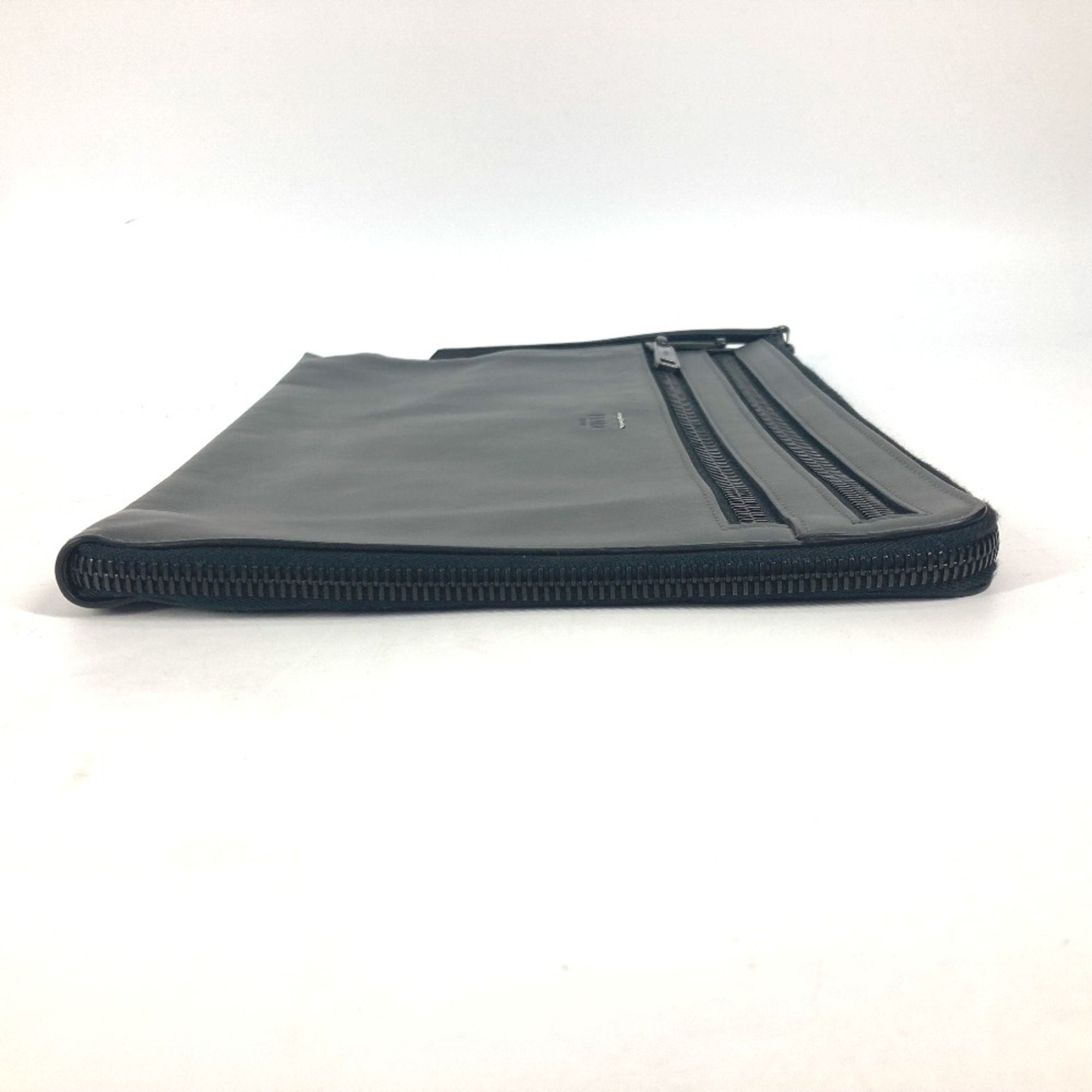 Fendi Gray Leather Clutch Bag (Pre-Owned)