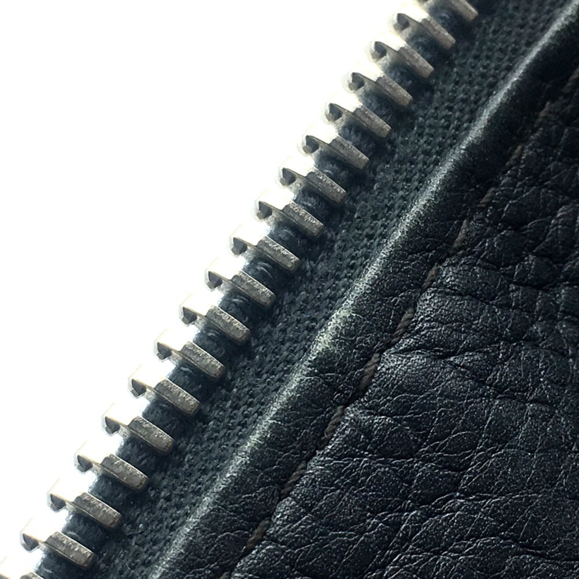 Gucci Dark Gray Leather Shoulder Bag (Pre-Owned)