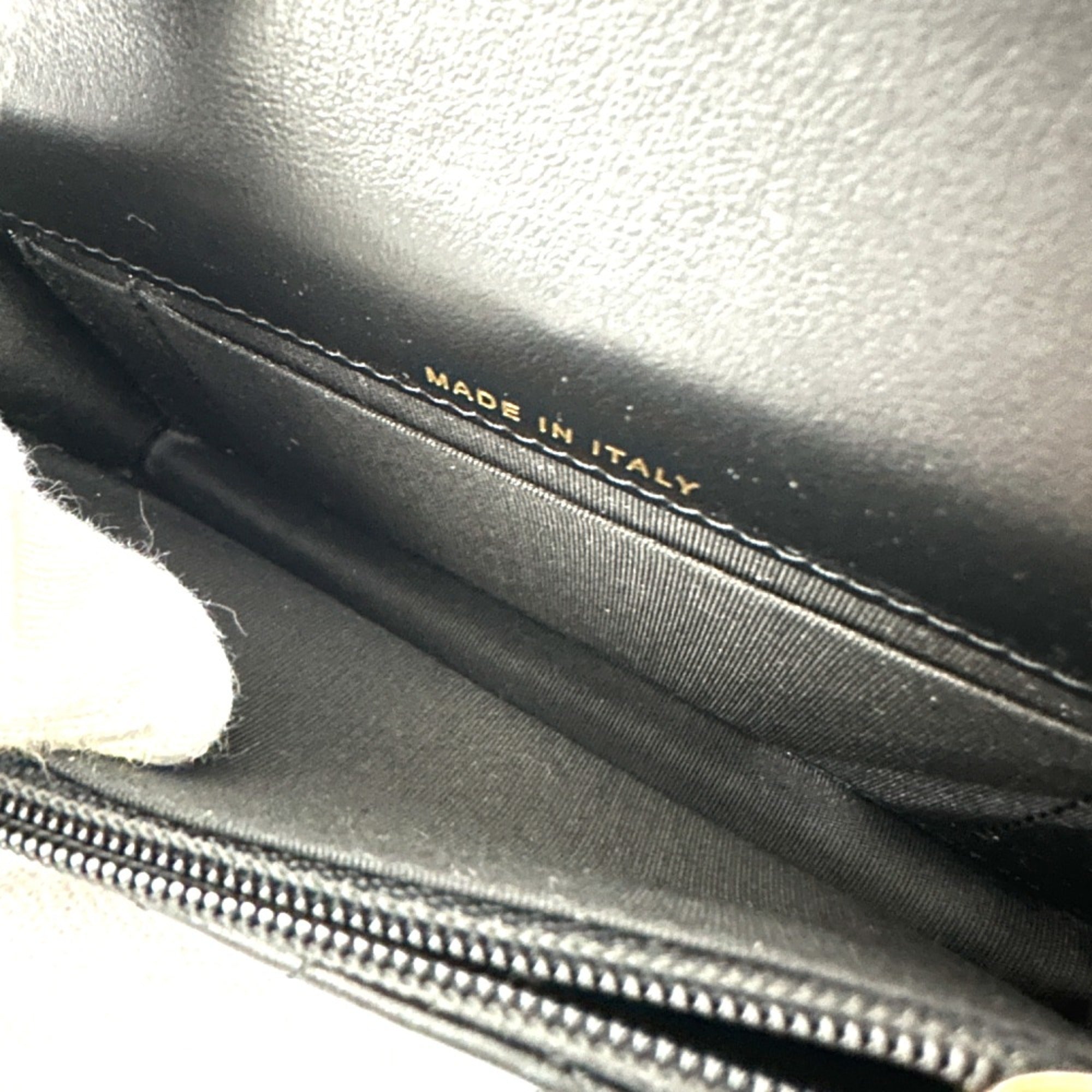 Chanel Black Leather Shoulder Bag (Pre-Owned)