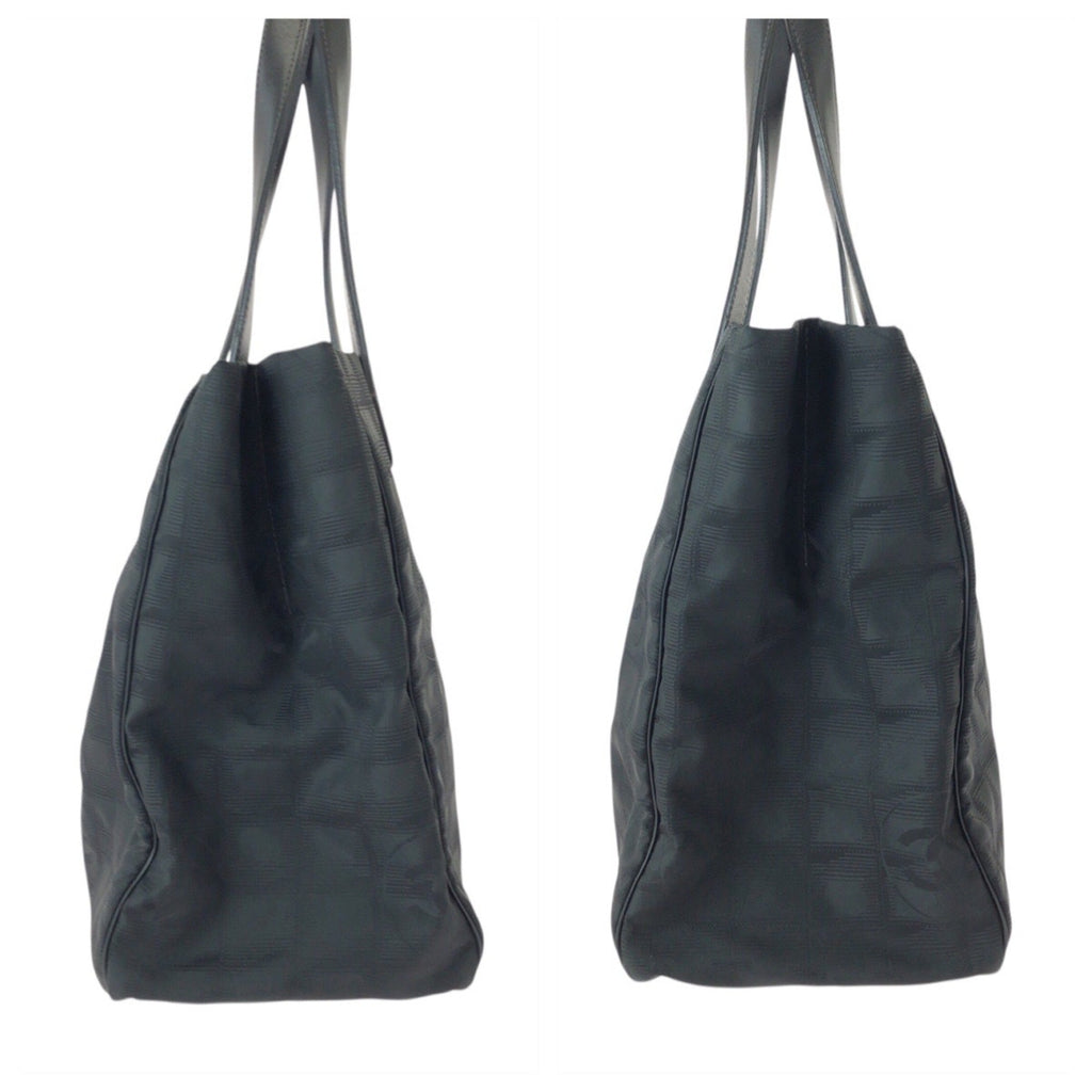 Chanel Black Nylon Leather Shoulder Bag Tote Bag (Pre-Owned)