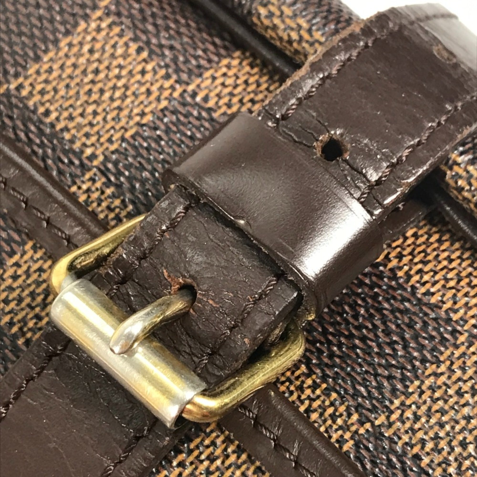 Louis Vuitton Brown Other Shoulder Bag (Pre-Owned)