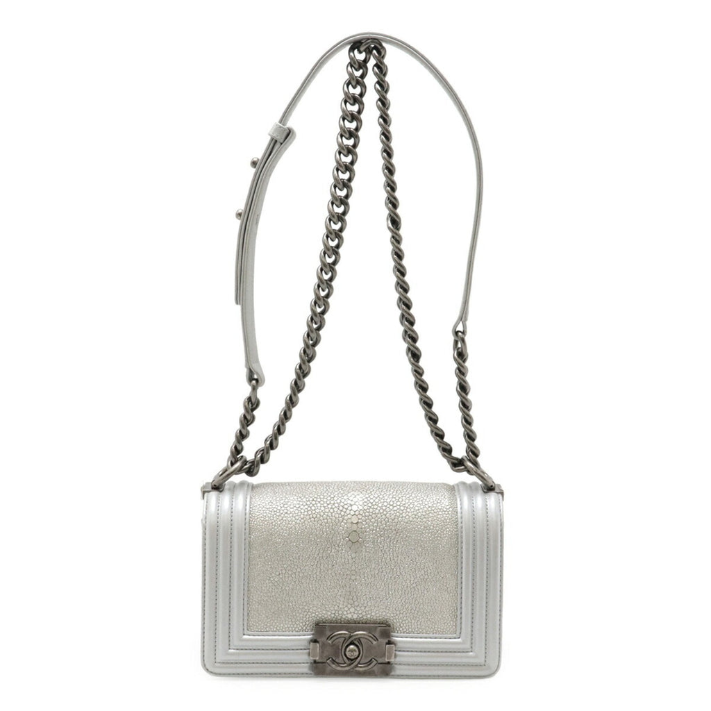 Chanel Boy Chanel Metallic Silver Leather Pochette Shoulder Bag (Pre-Owned)