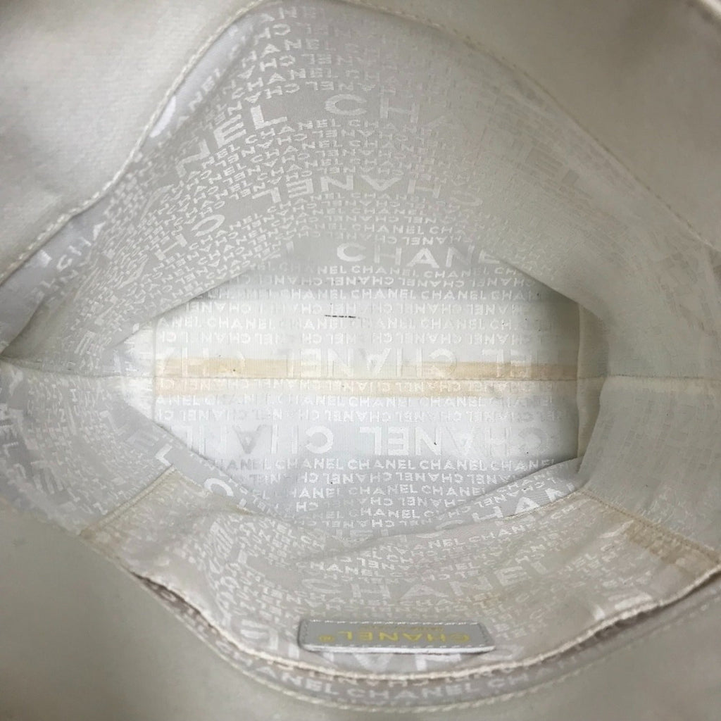 Chanel Gray Cloth Shoulder Bag (Pre-Owned)