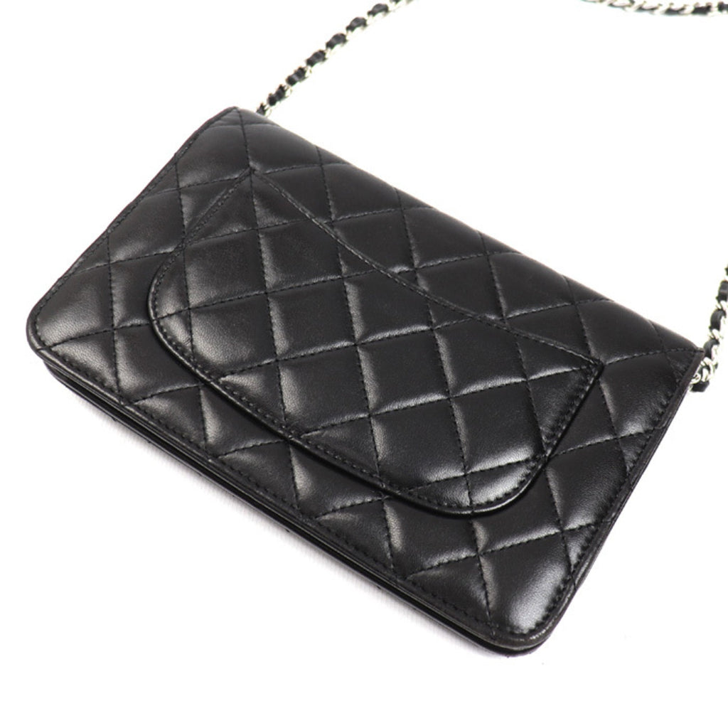 Chanel Black Leather Shoulder Bag (Pre-Owned)