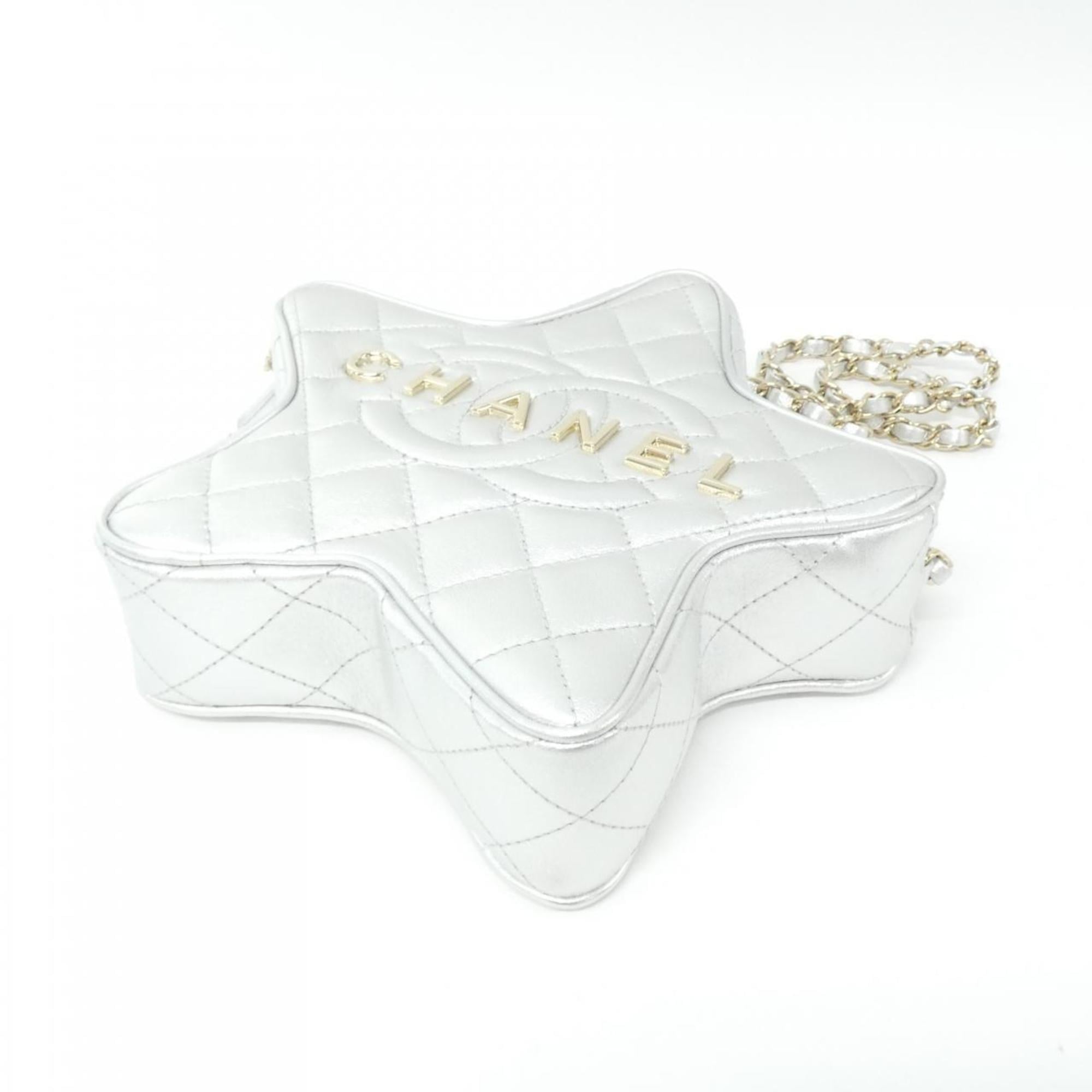 Chanel Silver Shoulder Bag (Pre-Owned)