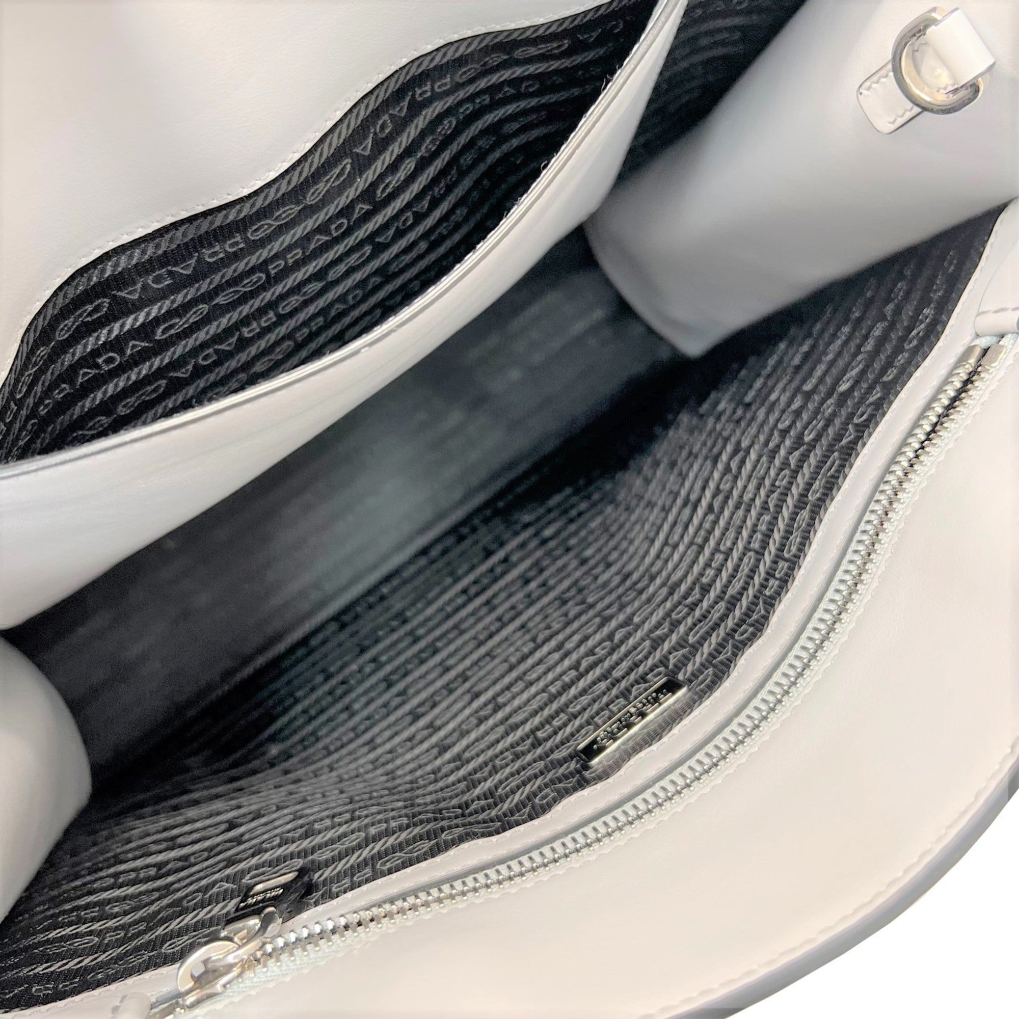 Prada Gray Leather Handbag Tote Bag (Pre-Owned)