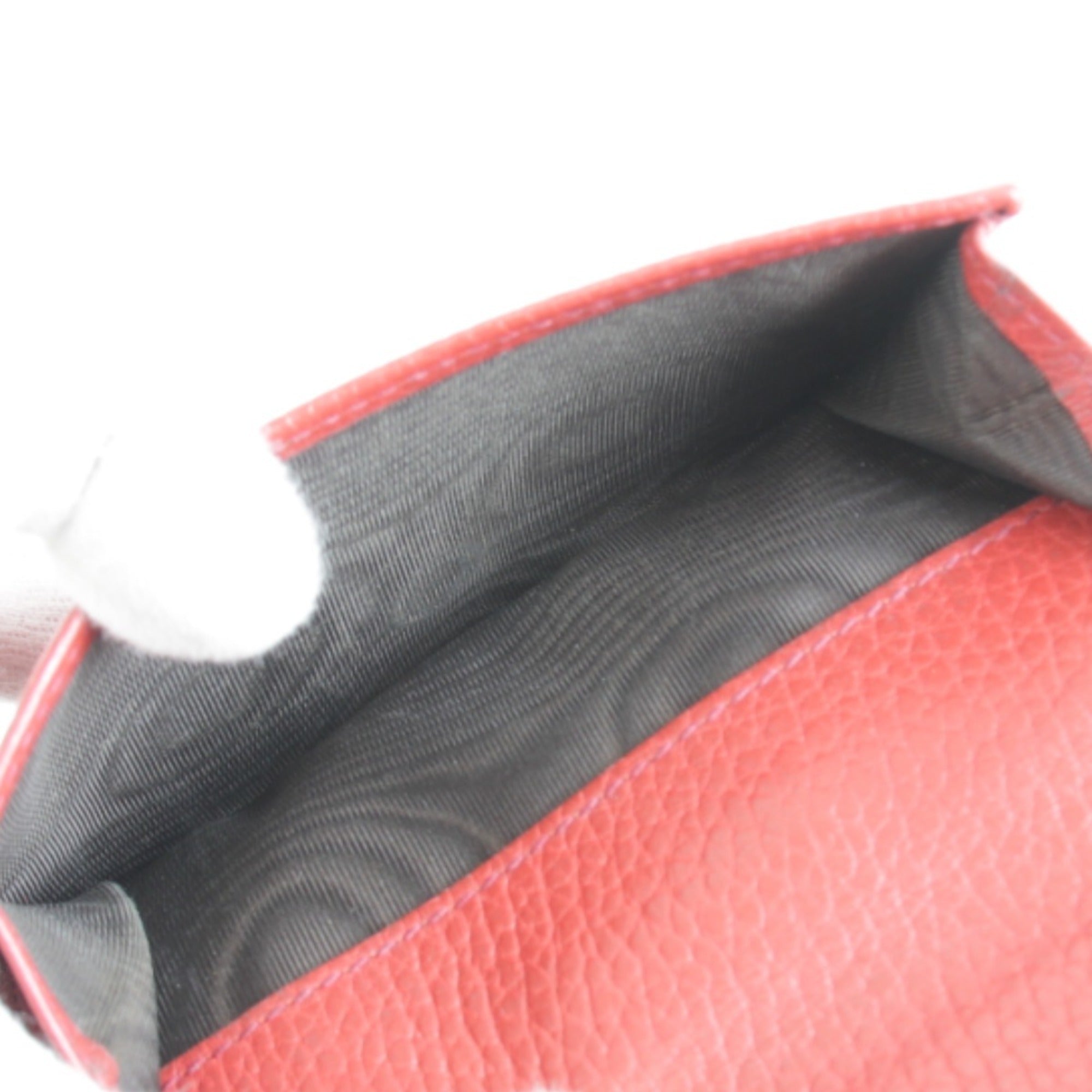 Gucci Red Color Leather Wallet (Bi-Fold) (Pre-Owned)