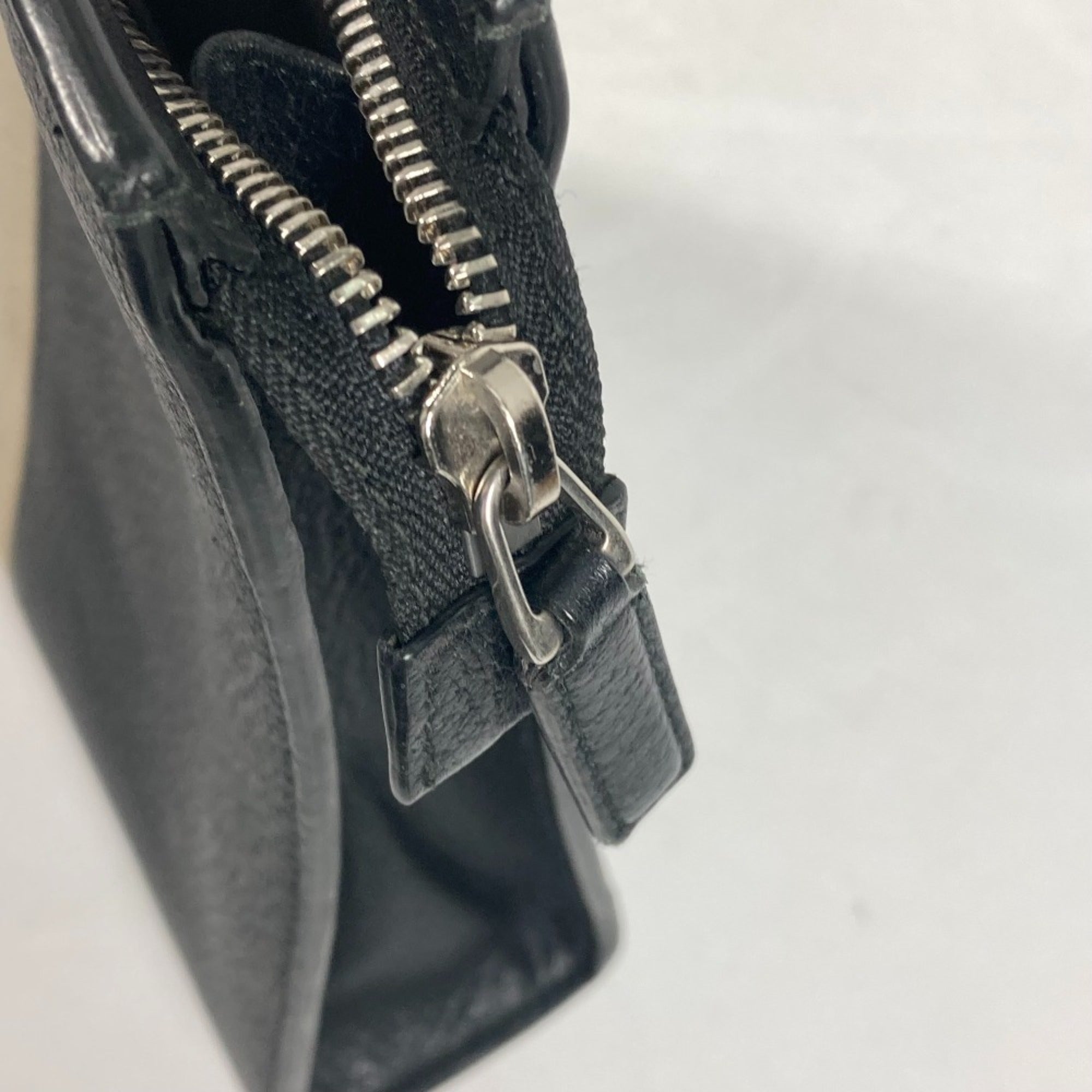 Gucci Black Leather Clutch Bag Pouch (Pre-Owned)