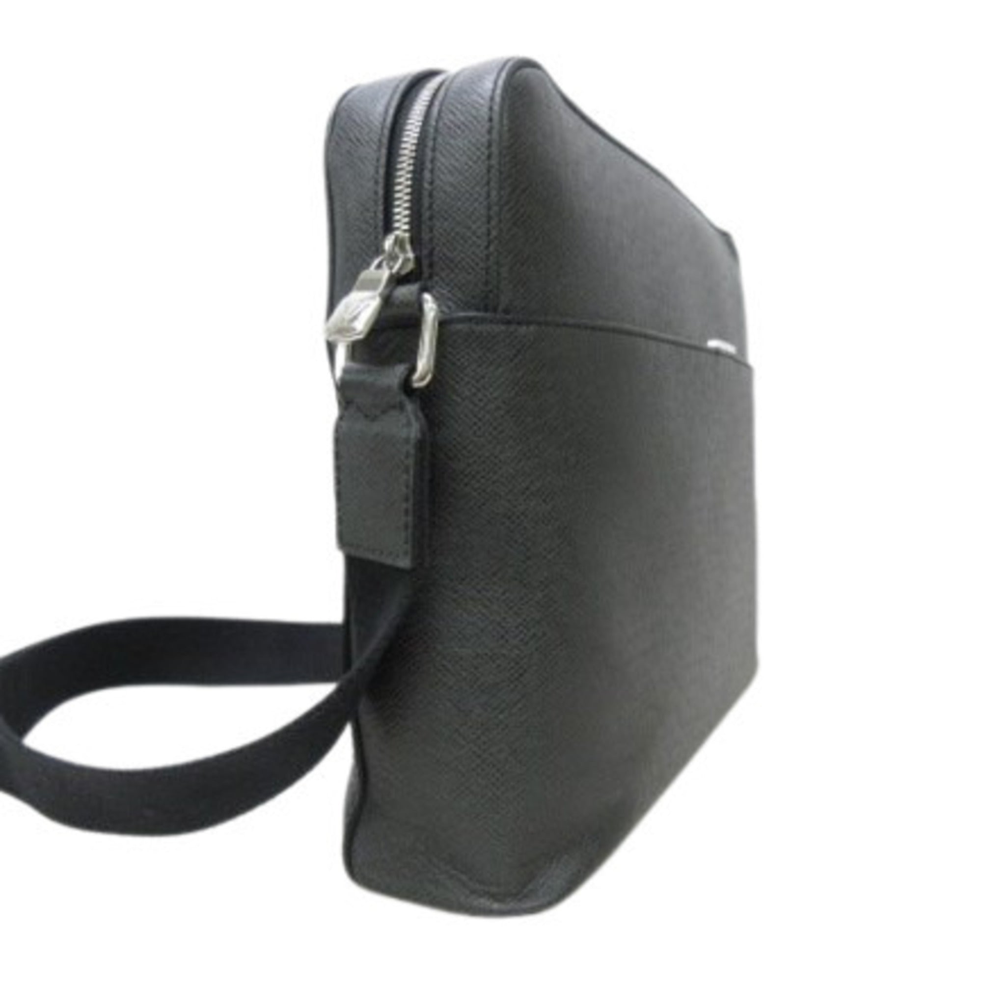 Louis Vuitton Ardoise Taiga Leather Messenger Bag Shoulder Bag (Pre-Owned)