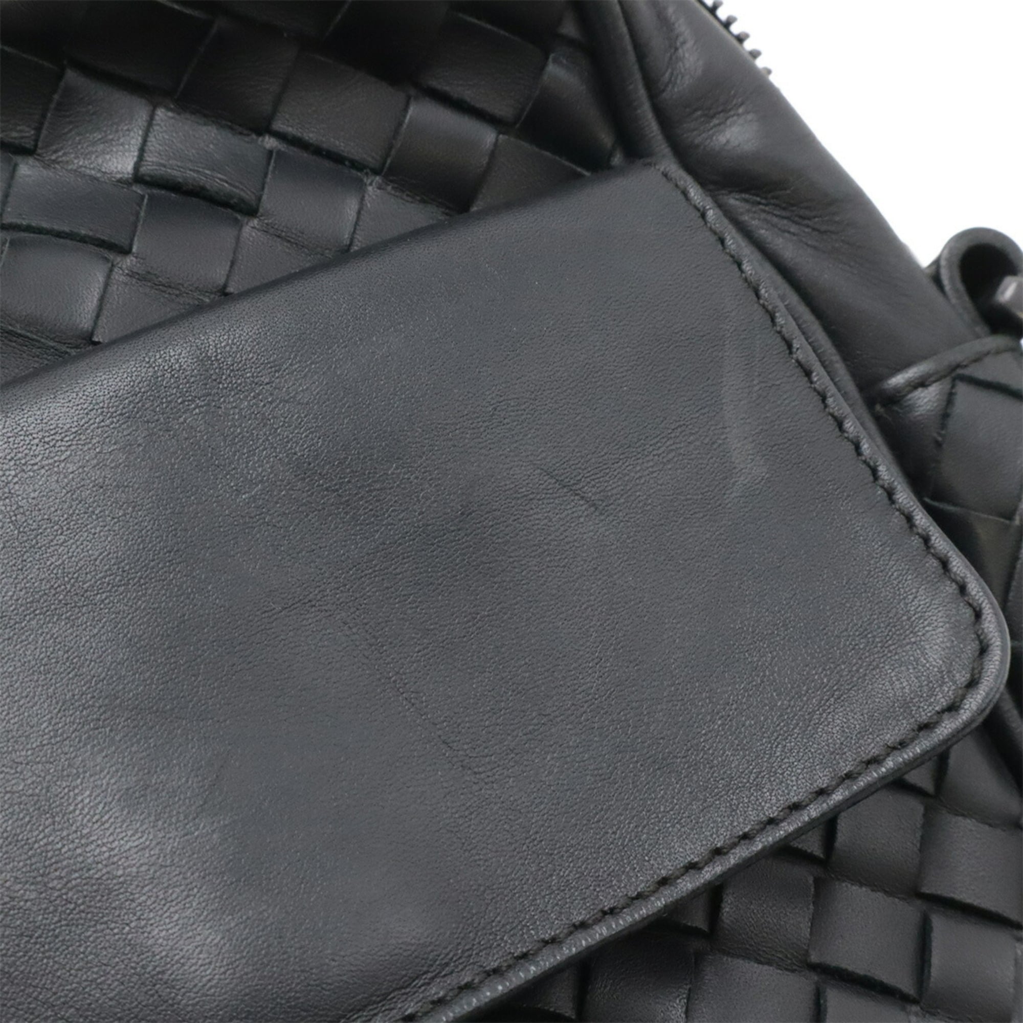 Bottega Veneta Black Leather Pochette Shoulder Bag (Pre-Owned)