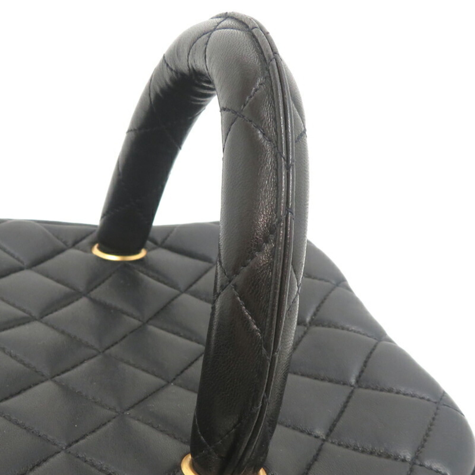 Chanel Black Leather Handbag (Pre-Owned)