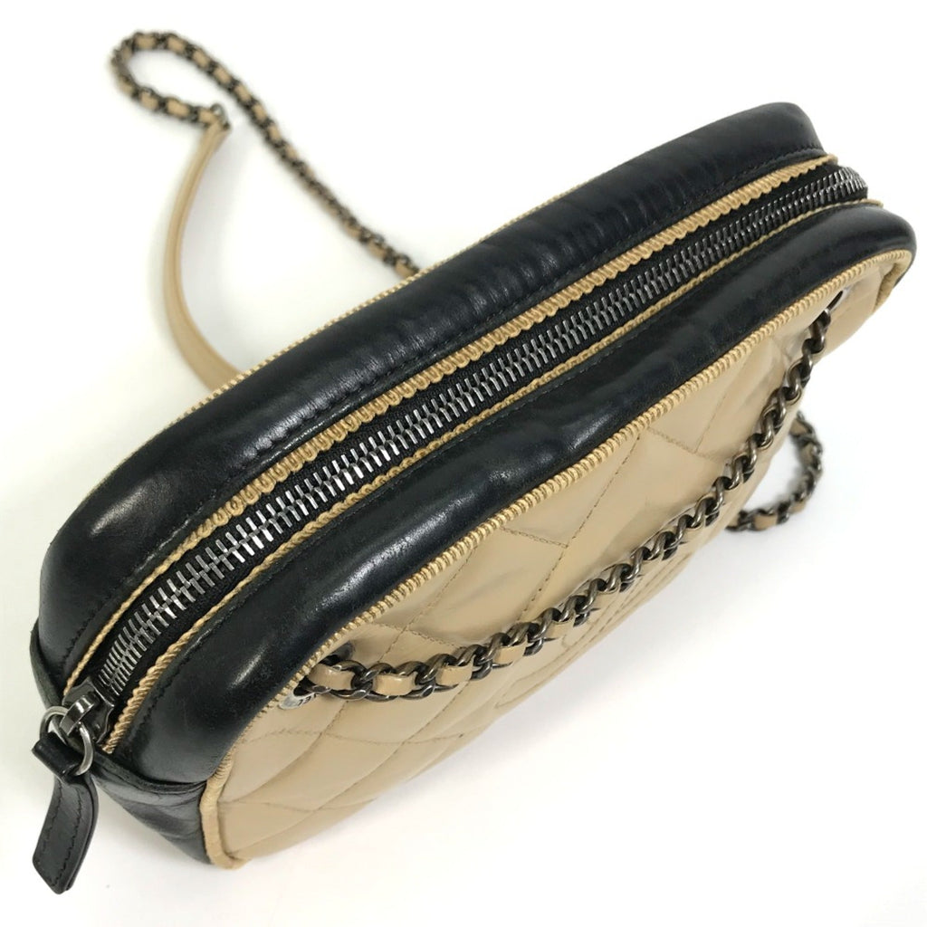 Chanel Beige Leather Shoulder Bag (Pre-Owned)