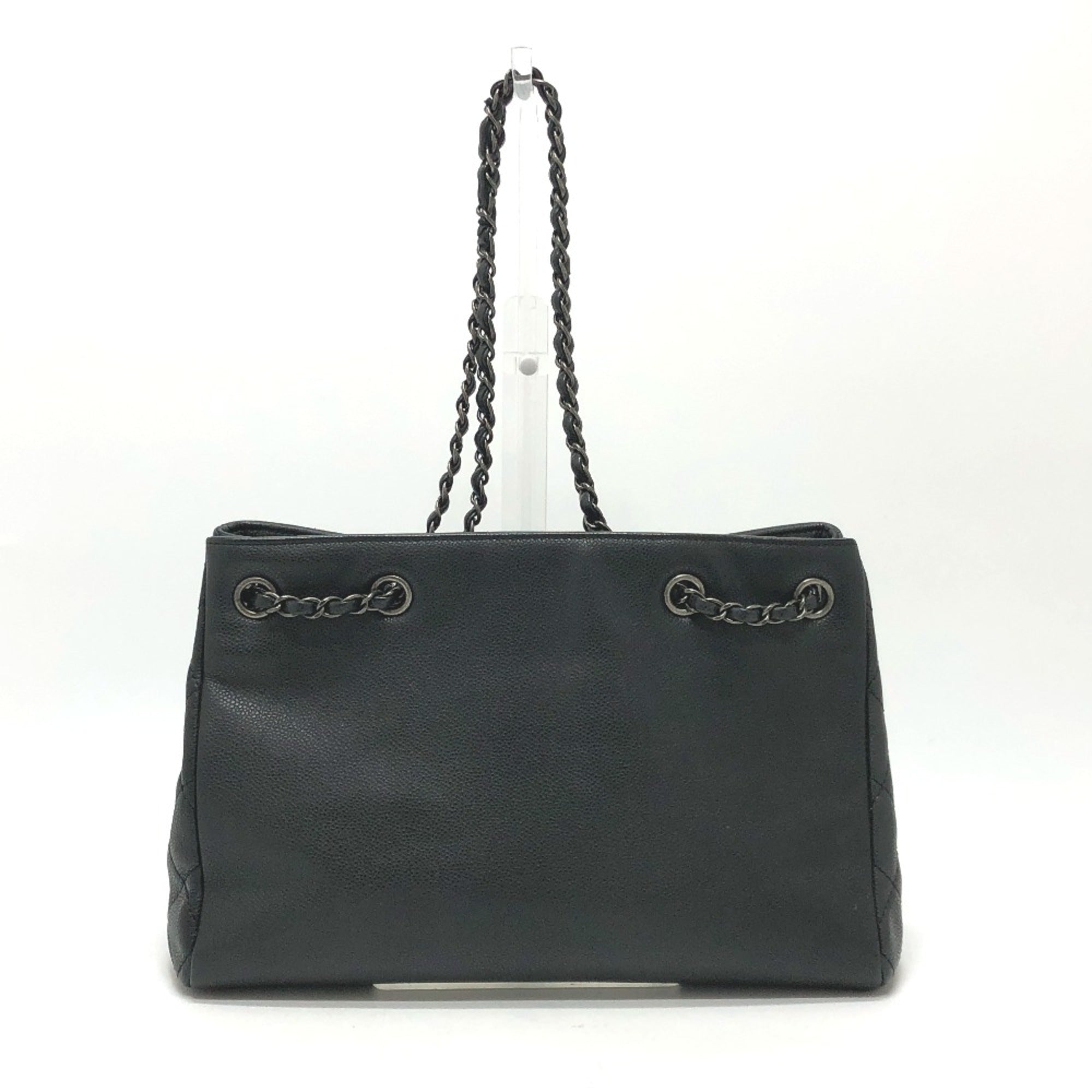 Chanel Black Leather Shoulder Bag (Pre-Owned)