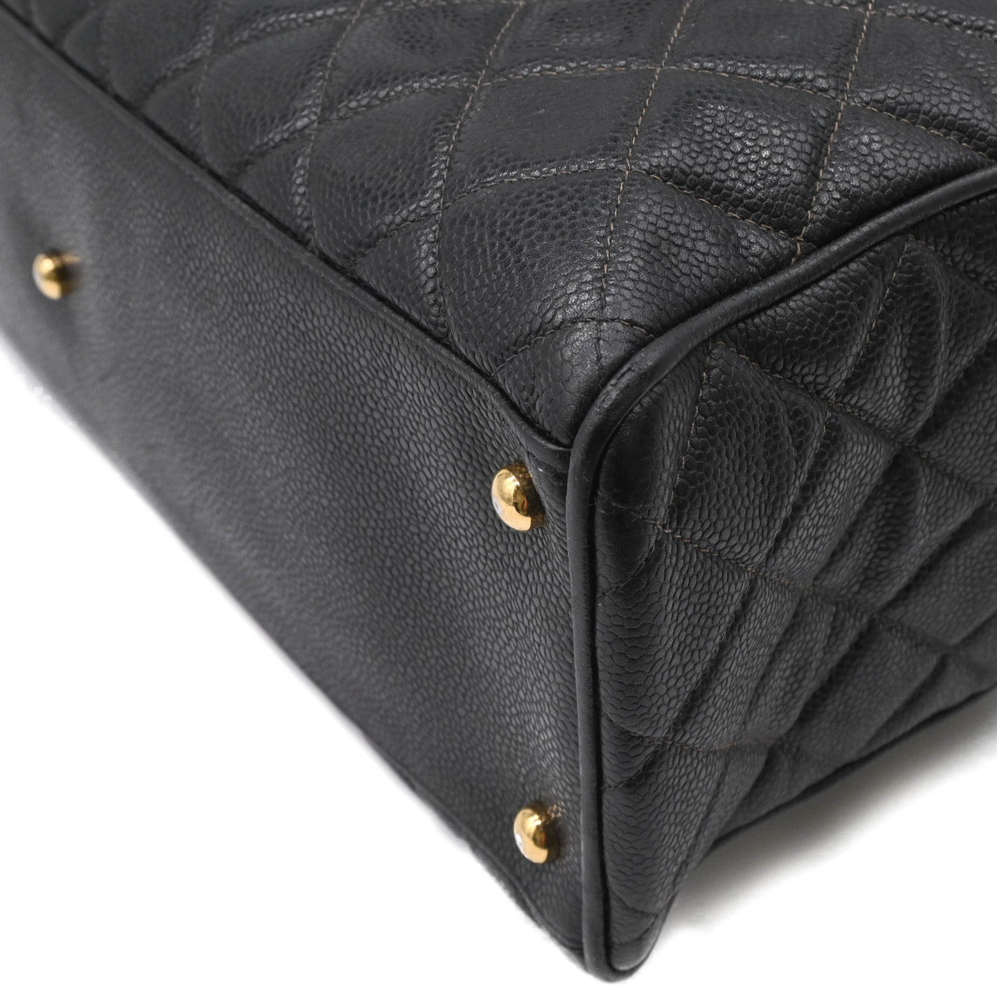 Chanel Black Grained Calfskin Handbag (Pre-Owned)