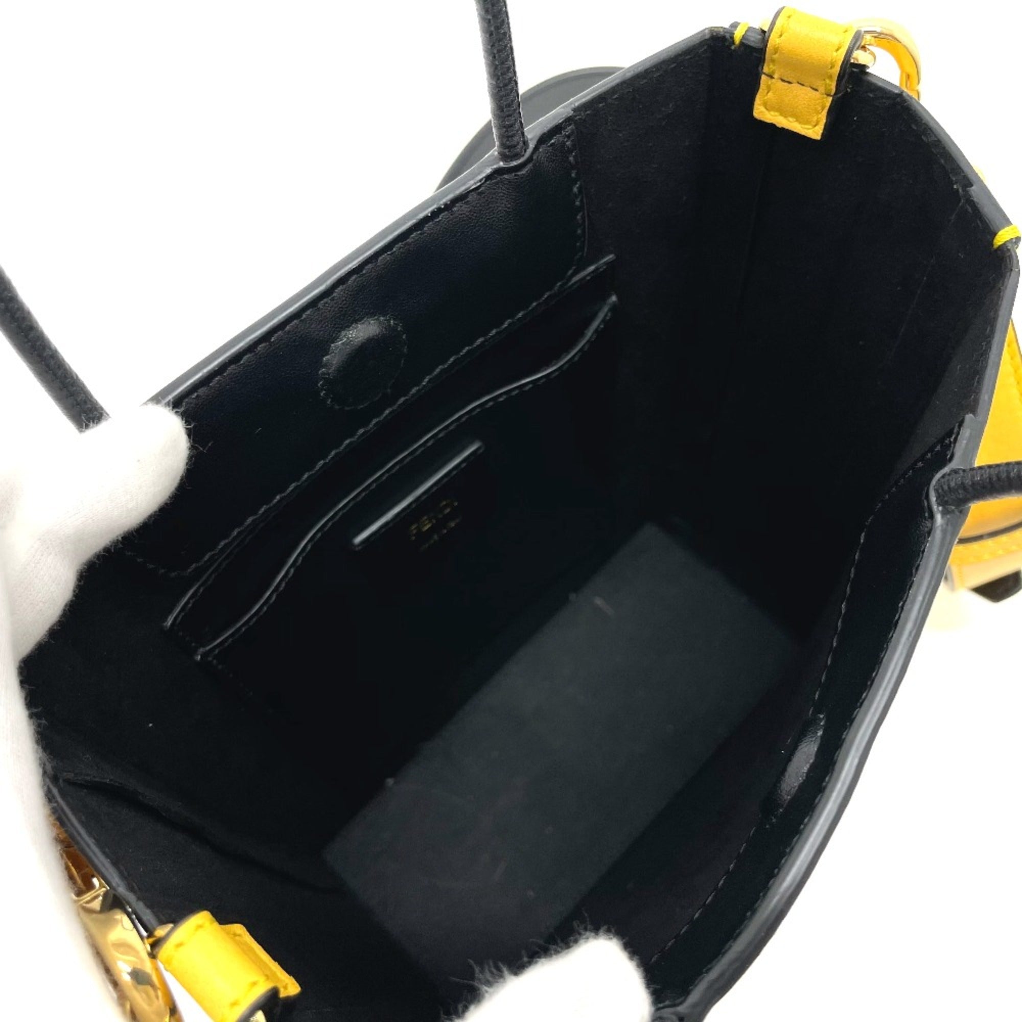 Fendi Yellow Leather Shoulder Bag (Pre-Owned)