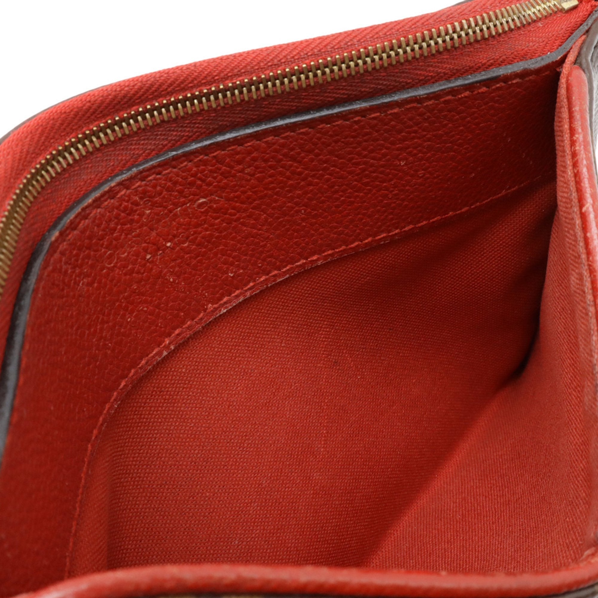 Louis Vuitton Cerise Monogram Red Color Monogram Leather Clutch Bag Shoulder Bag (Pre-Owned)