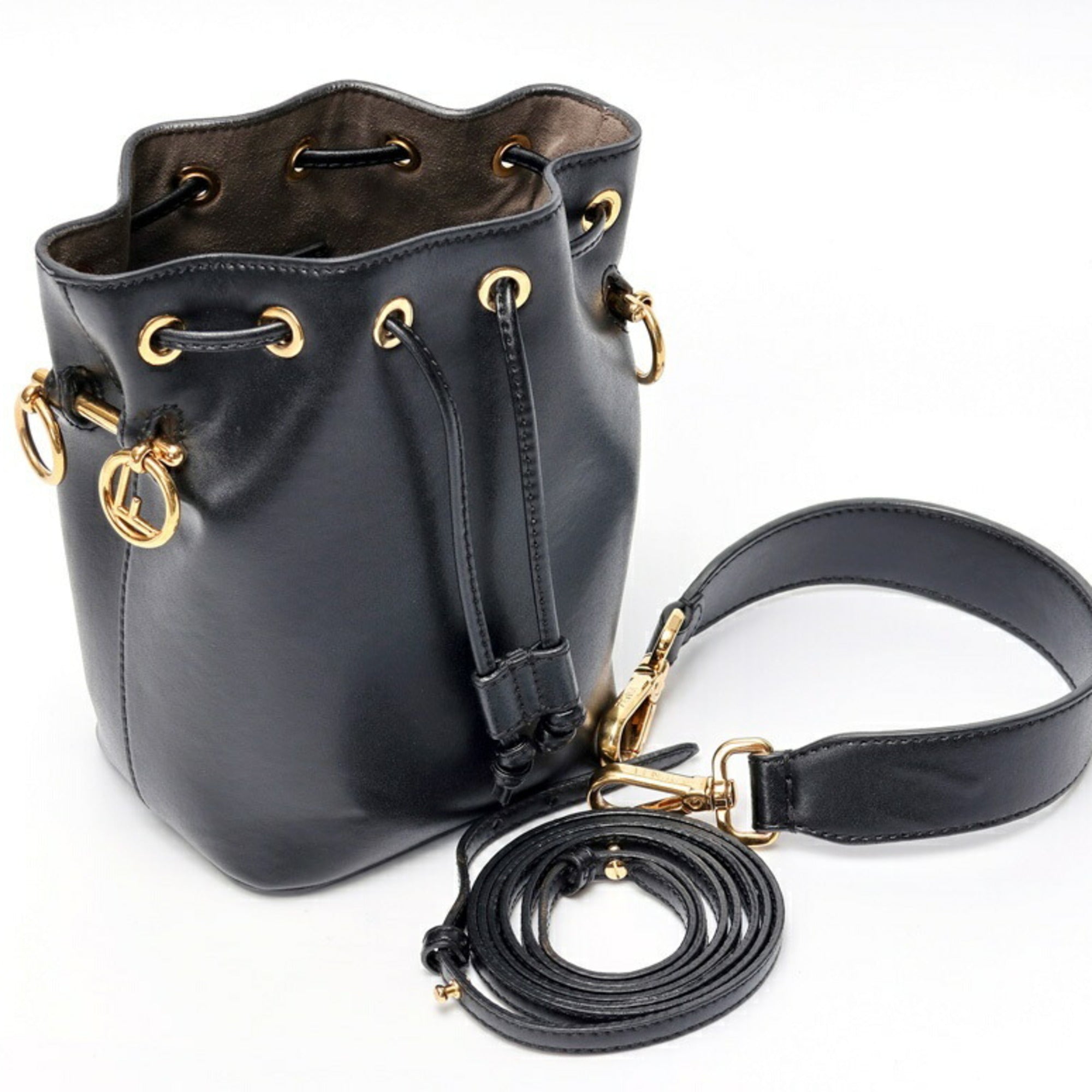 Fendi Black Leather Handbag (Pre-Owned)