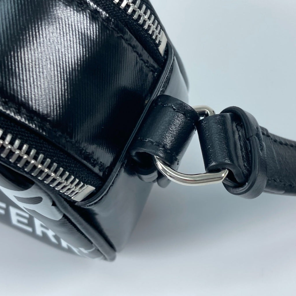 Burberry Black Leather Shoulder Bag (Pre-Owned)