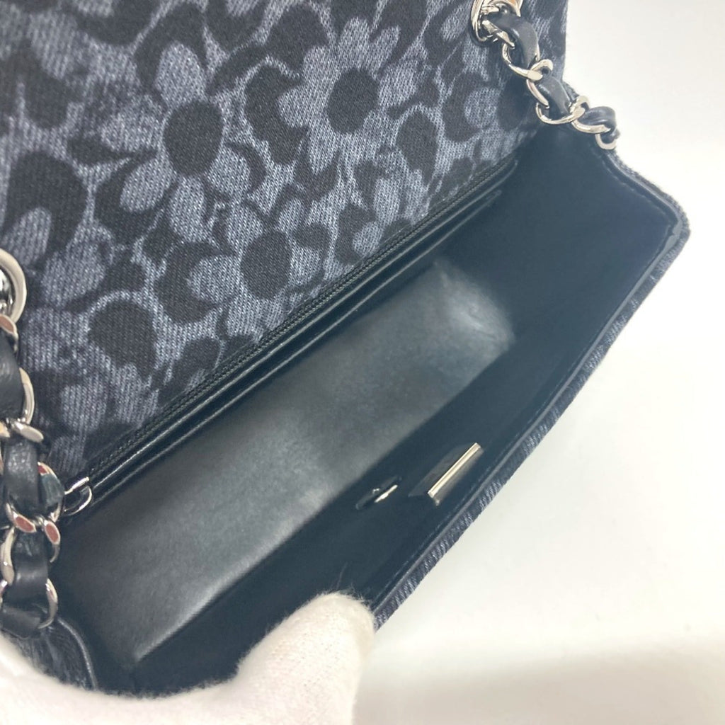 Chanel Black Denim Shoulder Bag (Pre-Owned)