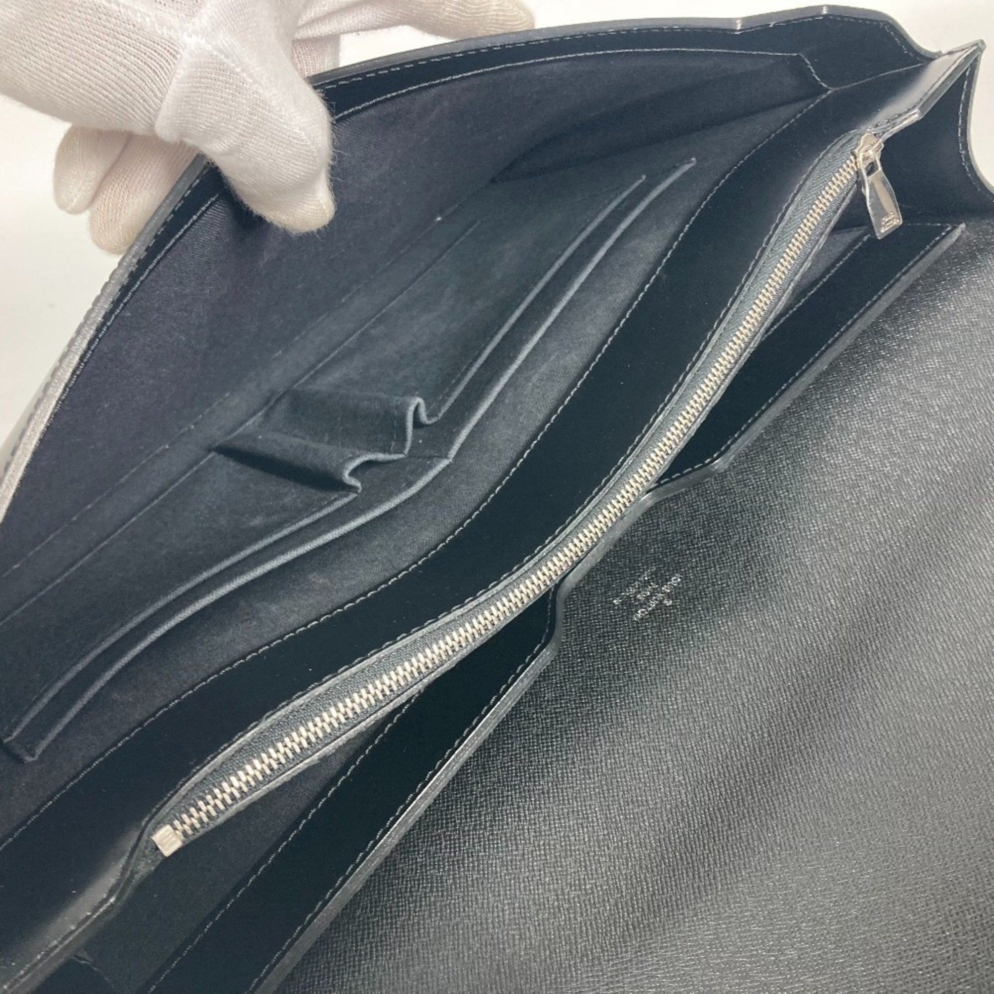 Louis Vuitton Black Noir Epi Leather Briefcase Handbag (Pre-Owned)