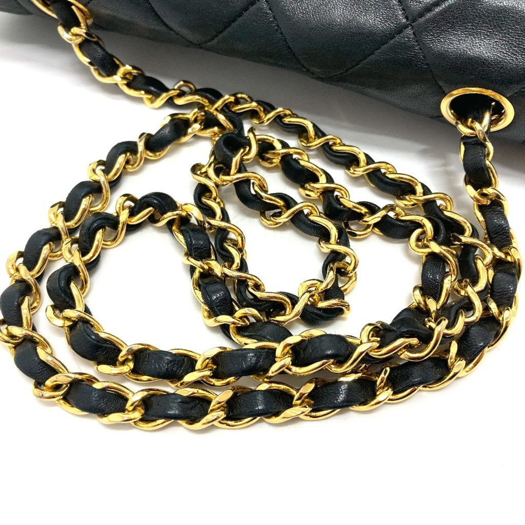 Chanel Black Leather Shoulder Bag (Pre-Owned)