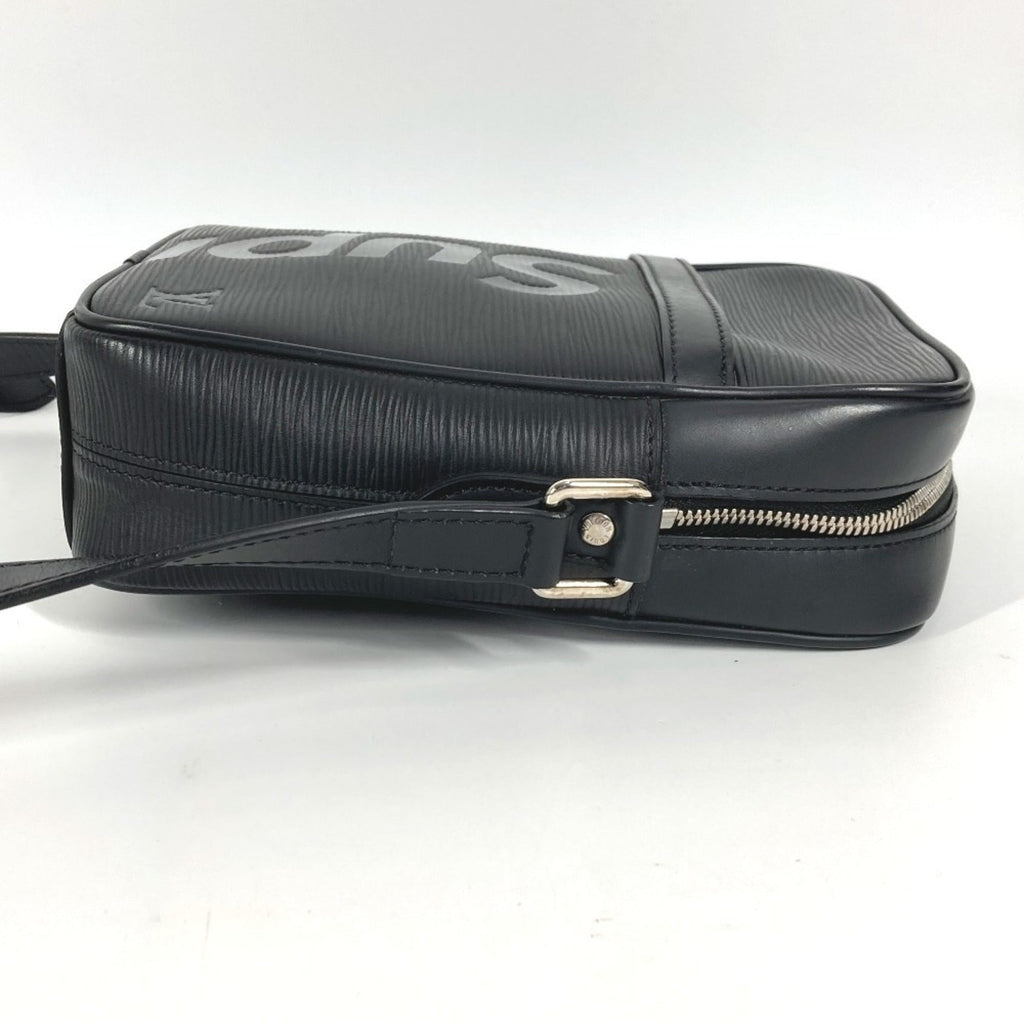 Louis Vuitton Black Epi Leather Pochette Shoulder Bag (Pre-Owned)