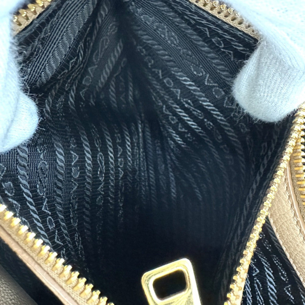 Prada Beige Leather Handbag (Pre-Owned)