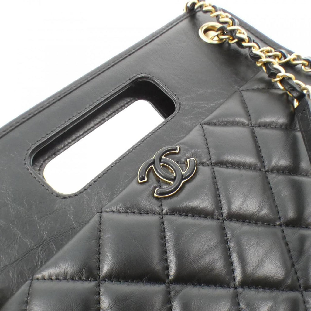 Chanel Black Leather Shoulder Bag (Pre-Owned)