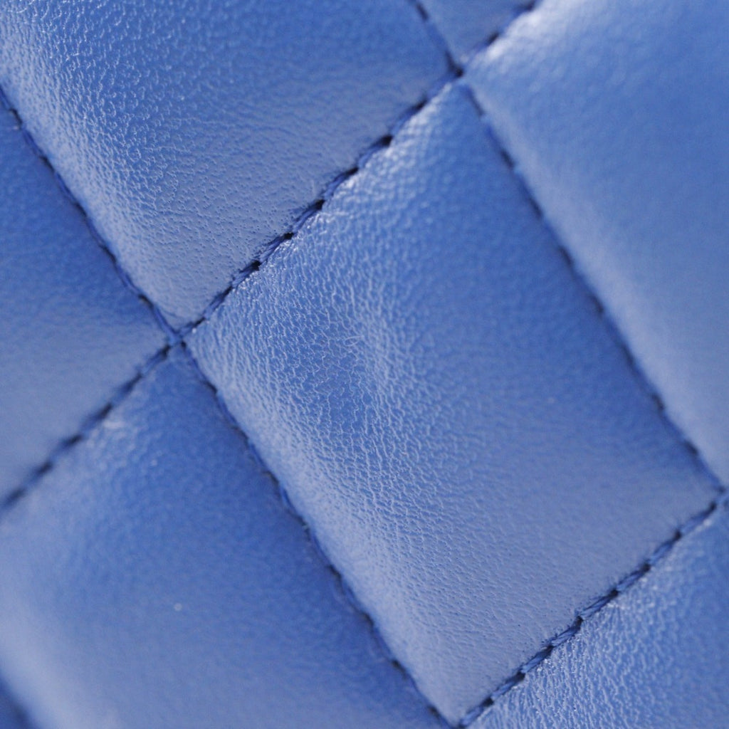 Chanel Blue Leather Shoulder Bag (Pre-Owned)