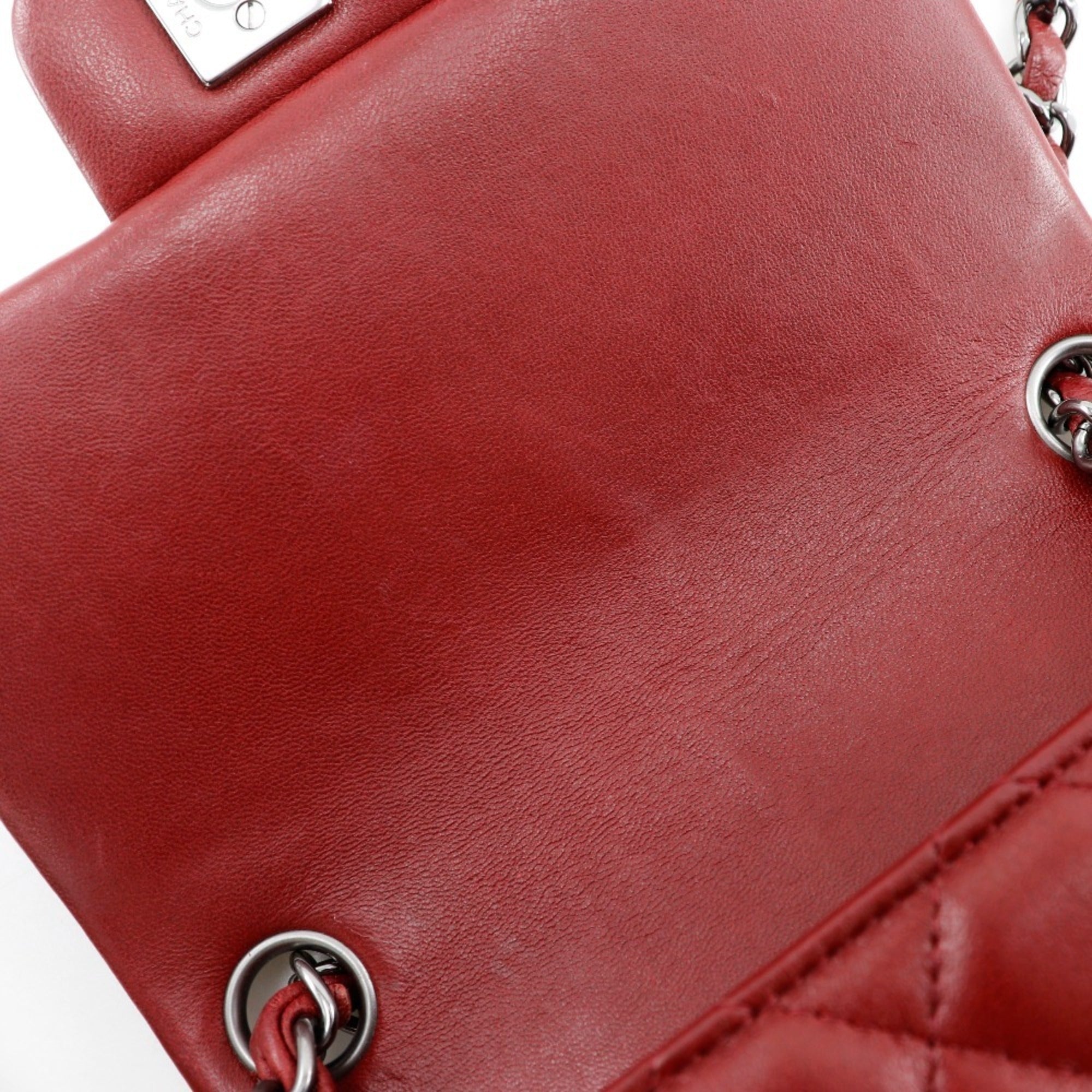 Chanel Red Color Leather Shoulder Bag (Pre-Owned)