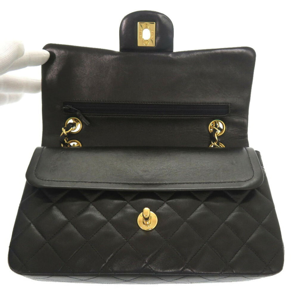 Chanel Black Leather Shoulder Bag (Pre-Owned)