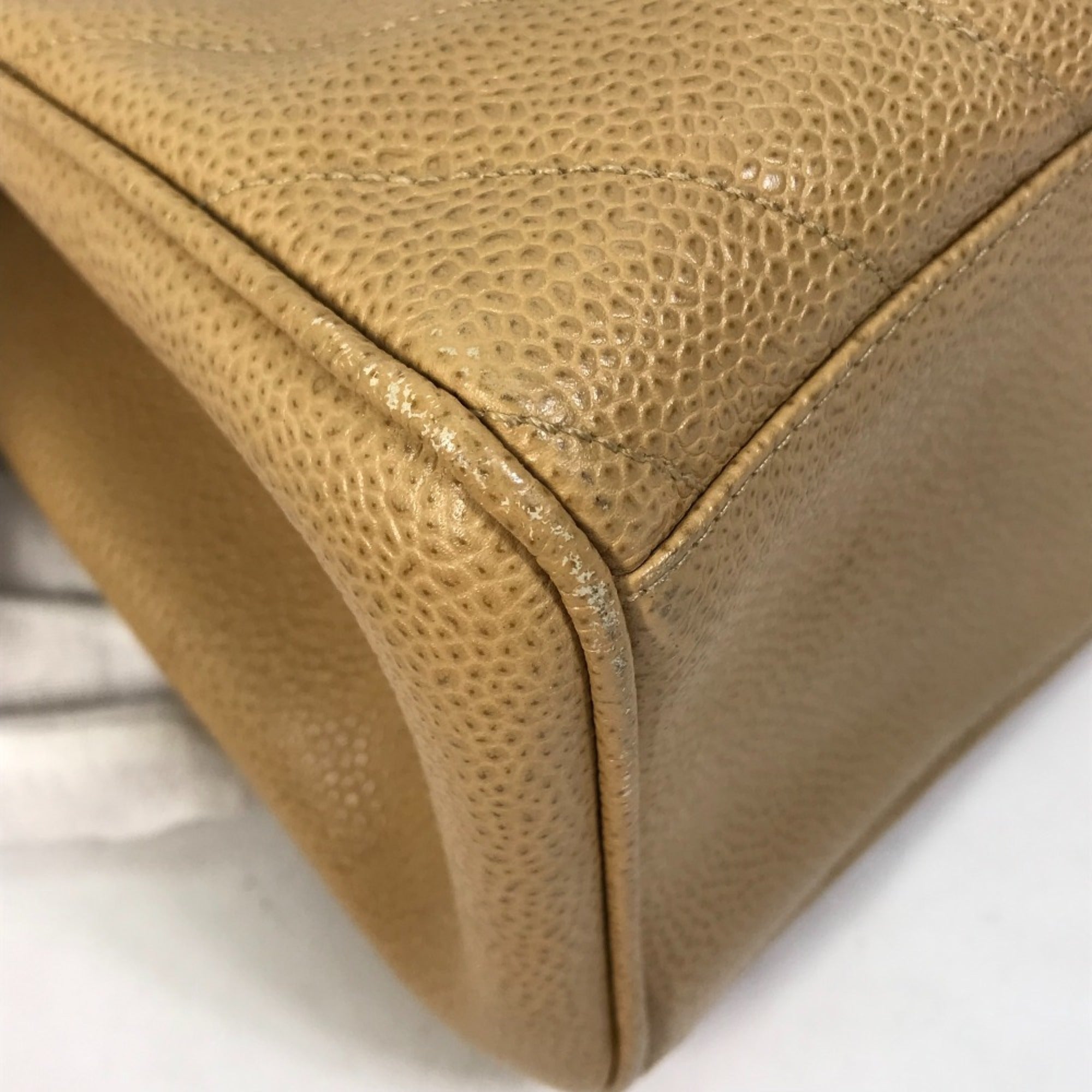 Chanel Beige Leather Handbag (Pre-Owned)