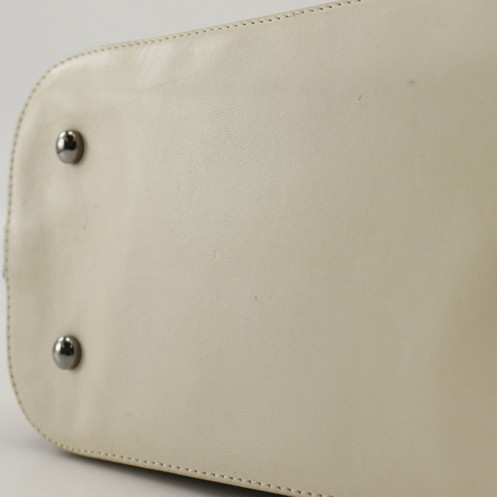 Chanel Ivory Leather Tote Bag (Pre-Owned)